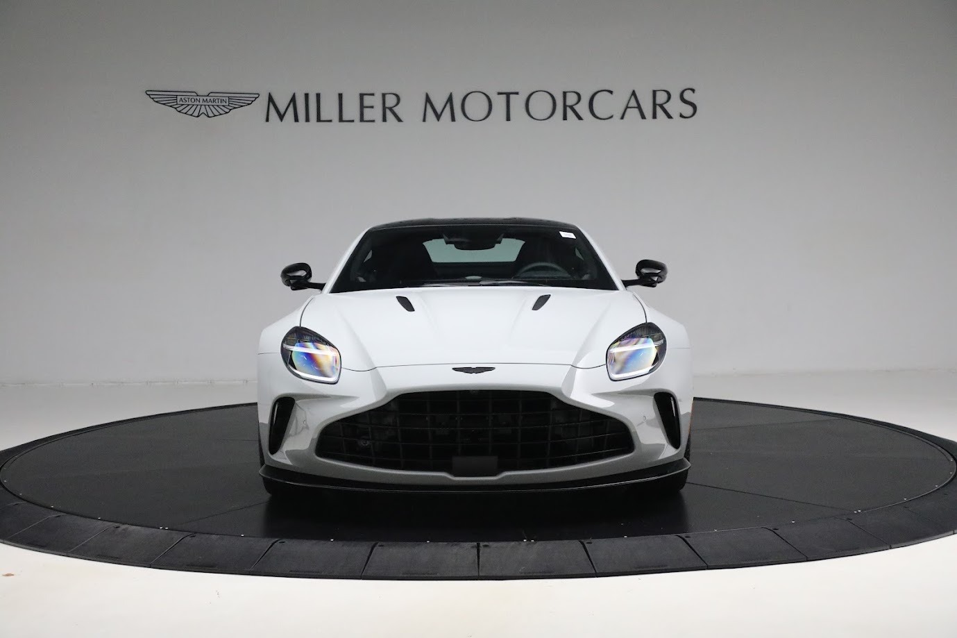 New-2025-Aston-Martin-Vantage