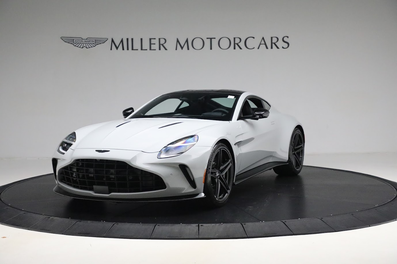 New-2025-Aston-Martin-Vantage