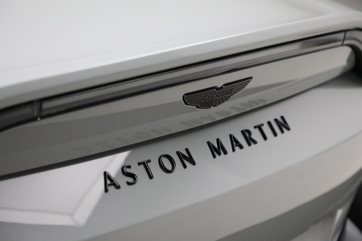 New-2025-Aston-Martin-Vantage