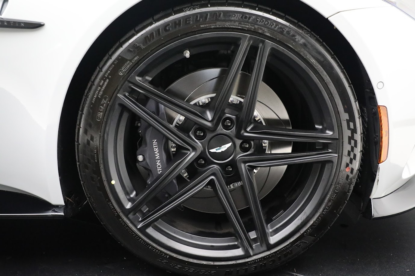 New-2025-Aston-Martin-Vantage