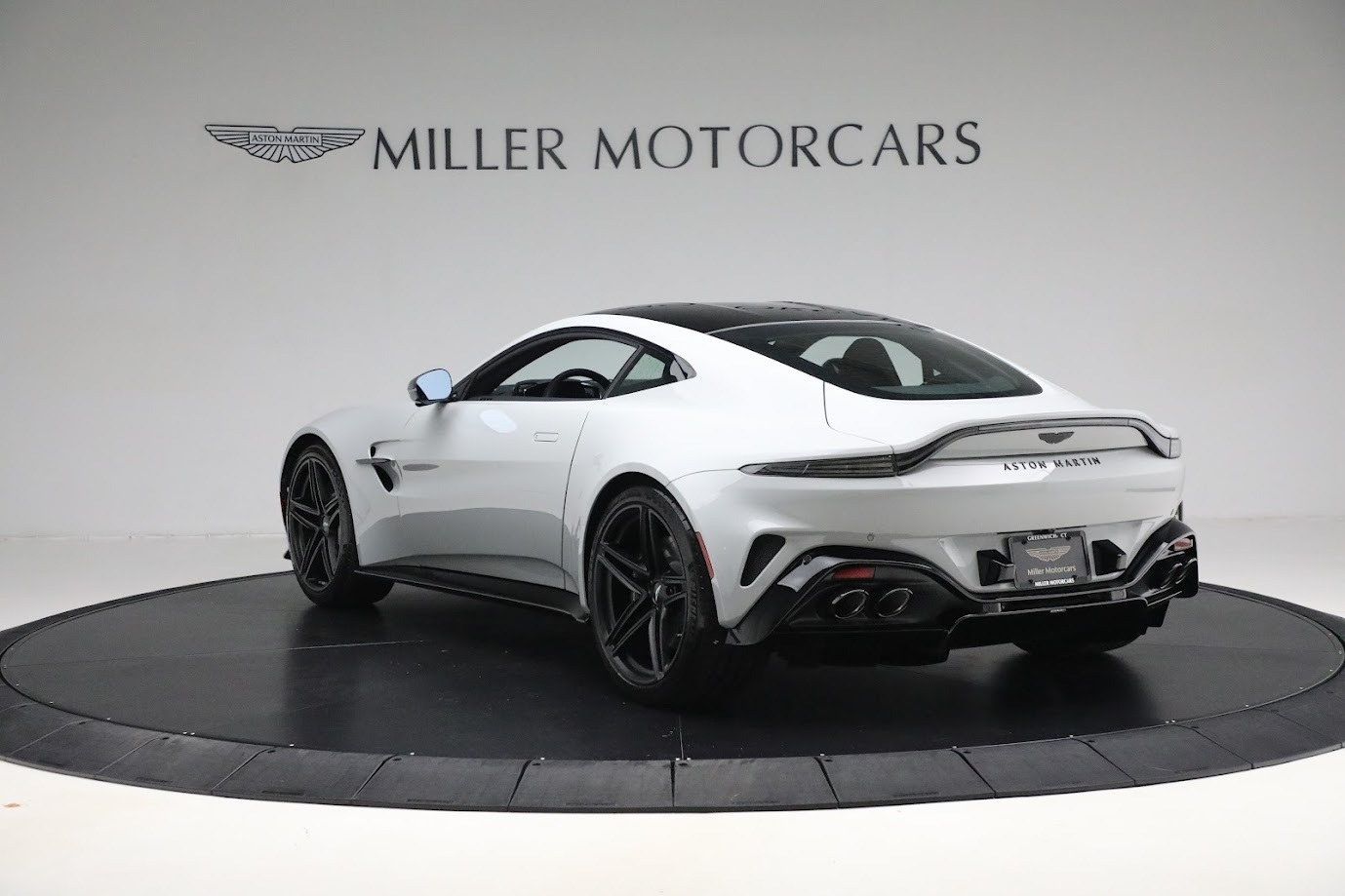New-2025-Aston-Martin-Vantage