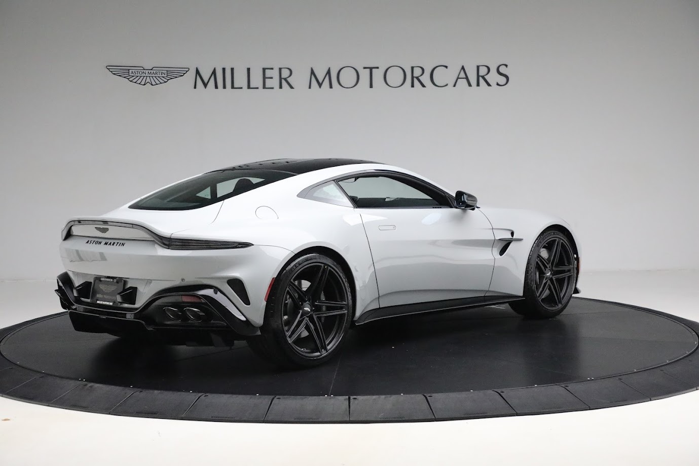 New-2025-Aston-Martin-Vantage