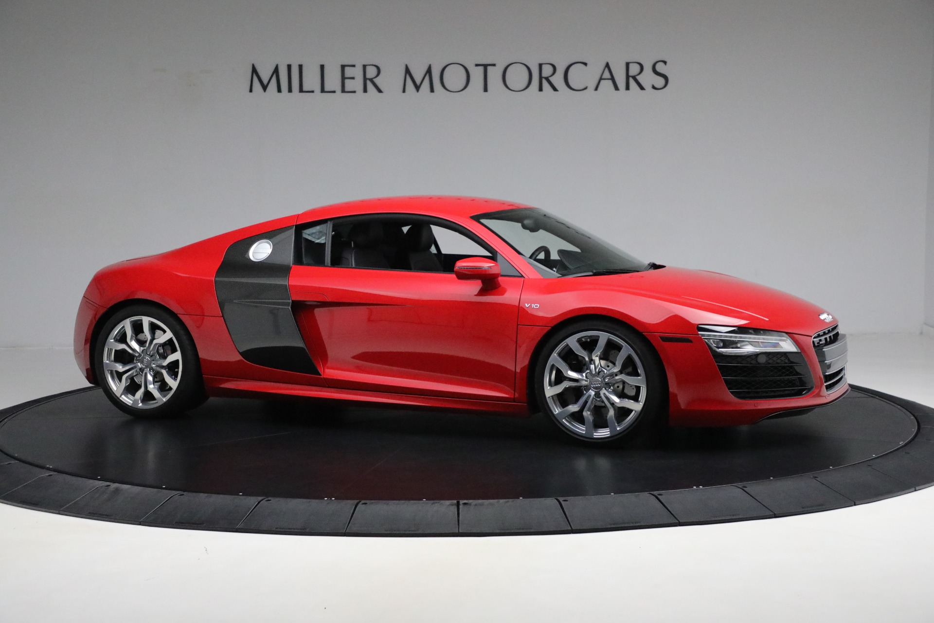 Used-2015-Audi-R8-52-quattro