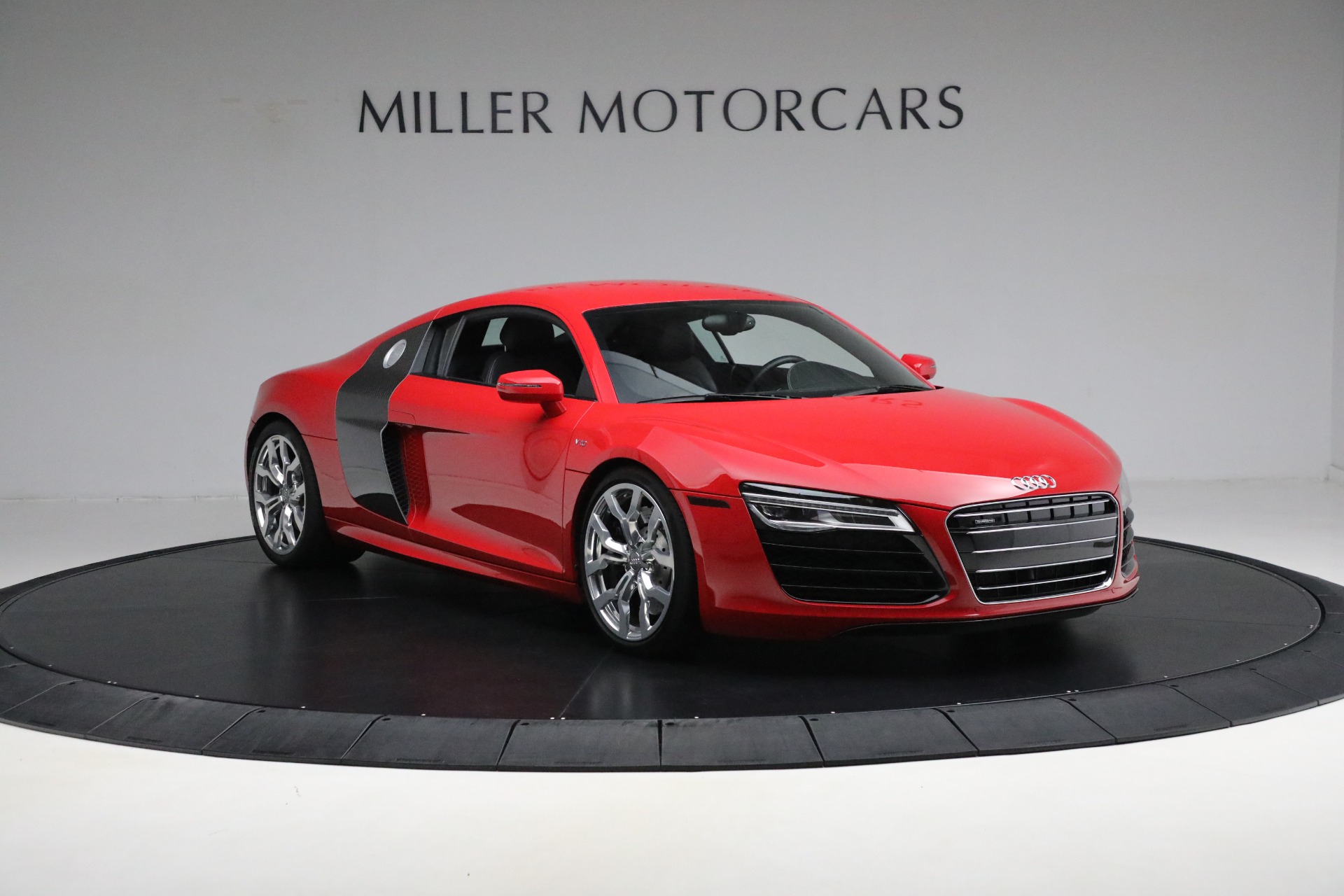 Used-2015-Audi-R8-52-quattro