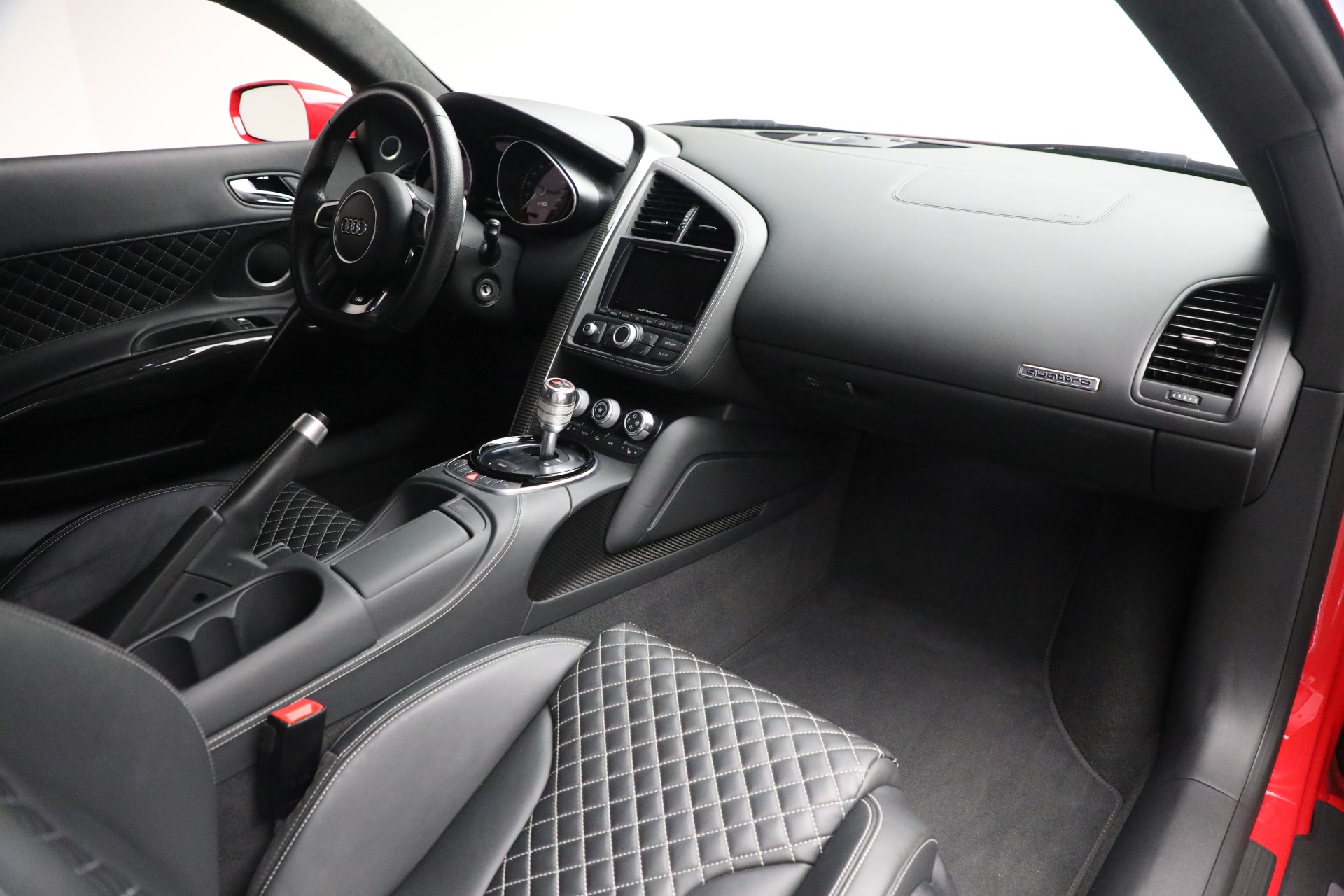 Used-2015-Audi-R8-52-quattro