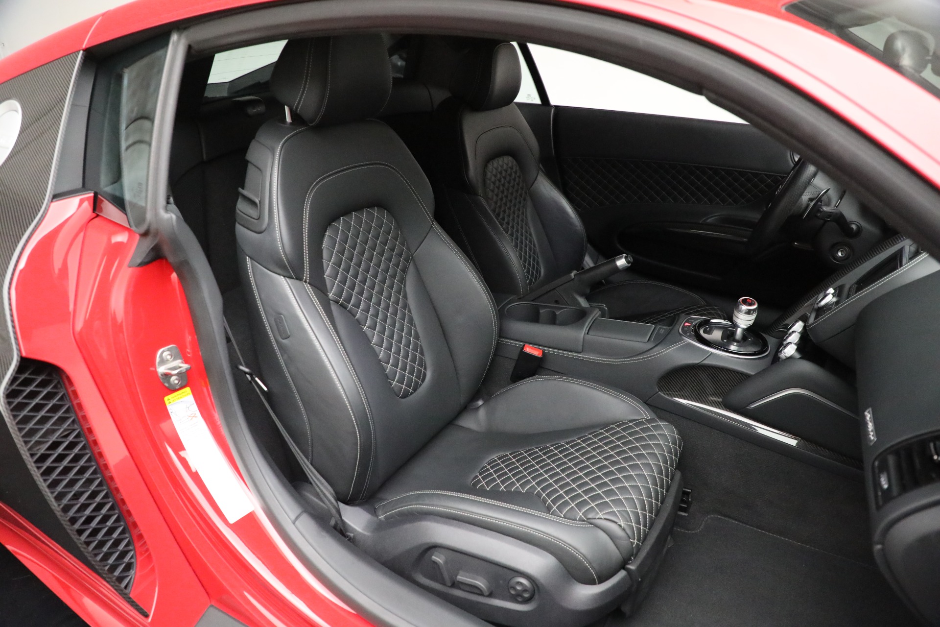 Used-2015-Audi-R8-52-quattro