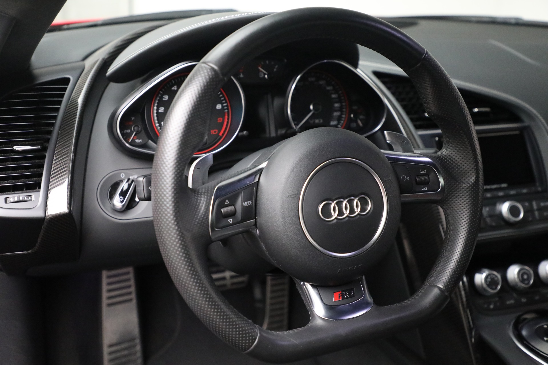 Used-2015-Audi-R8-52-quattro