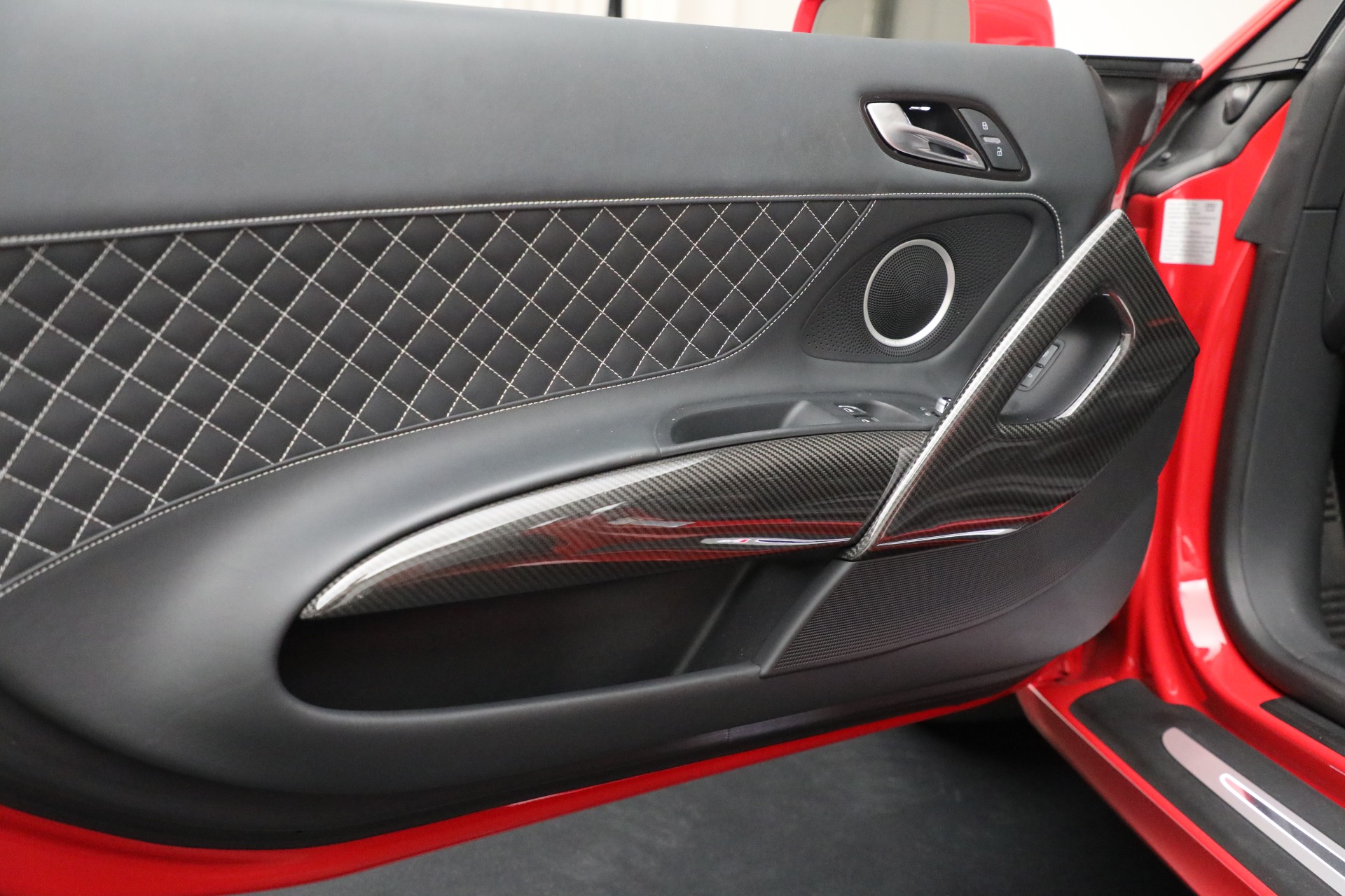 Used-2015-Audi-R8-52-quattro