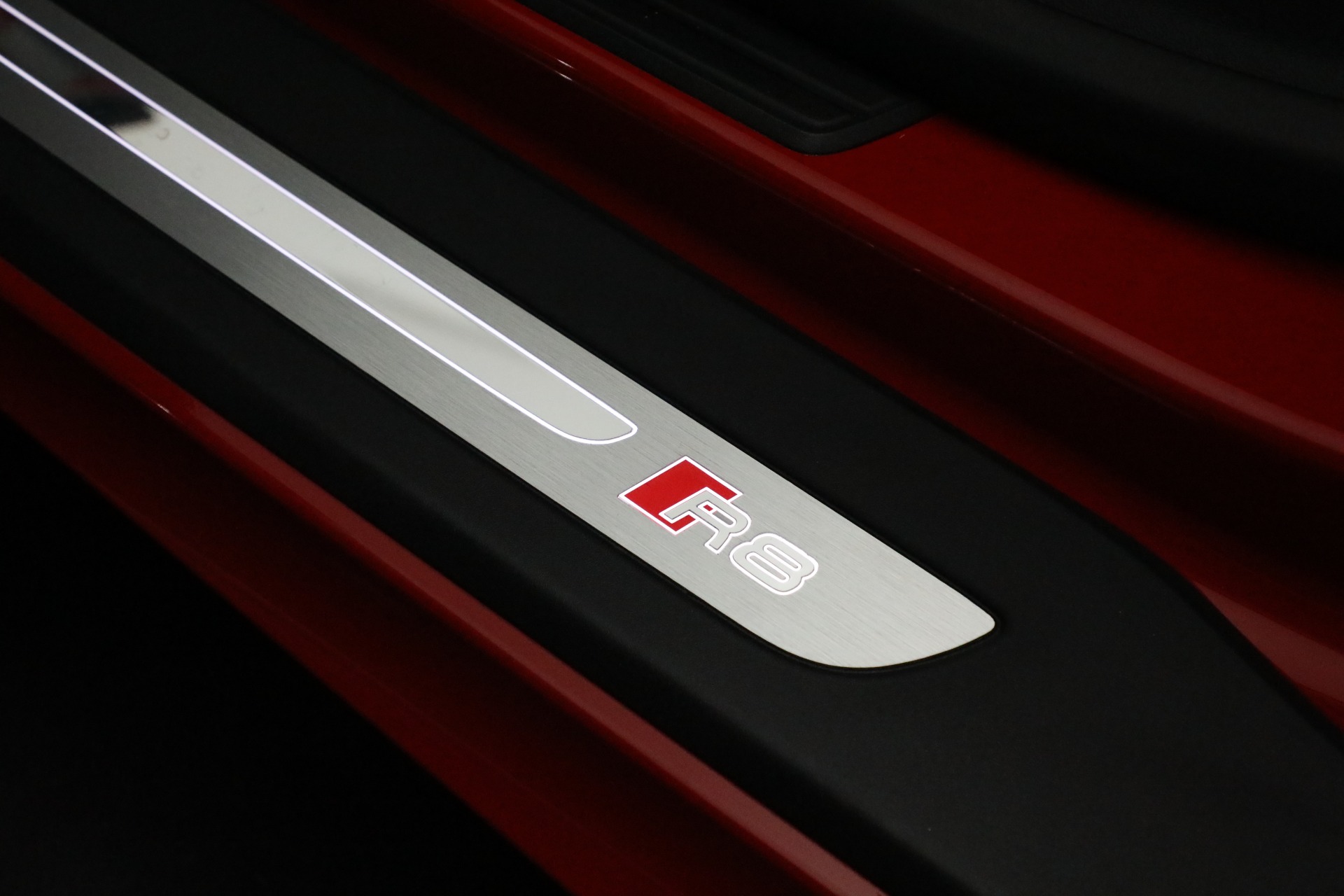 Used-2015-Audi-R8-52-quattro