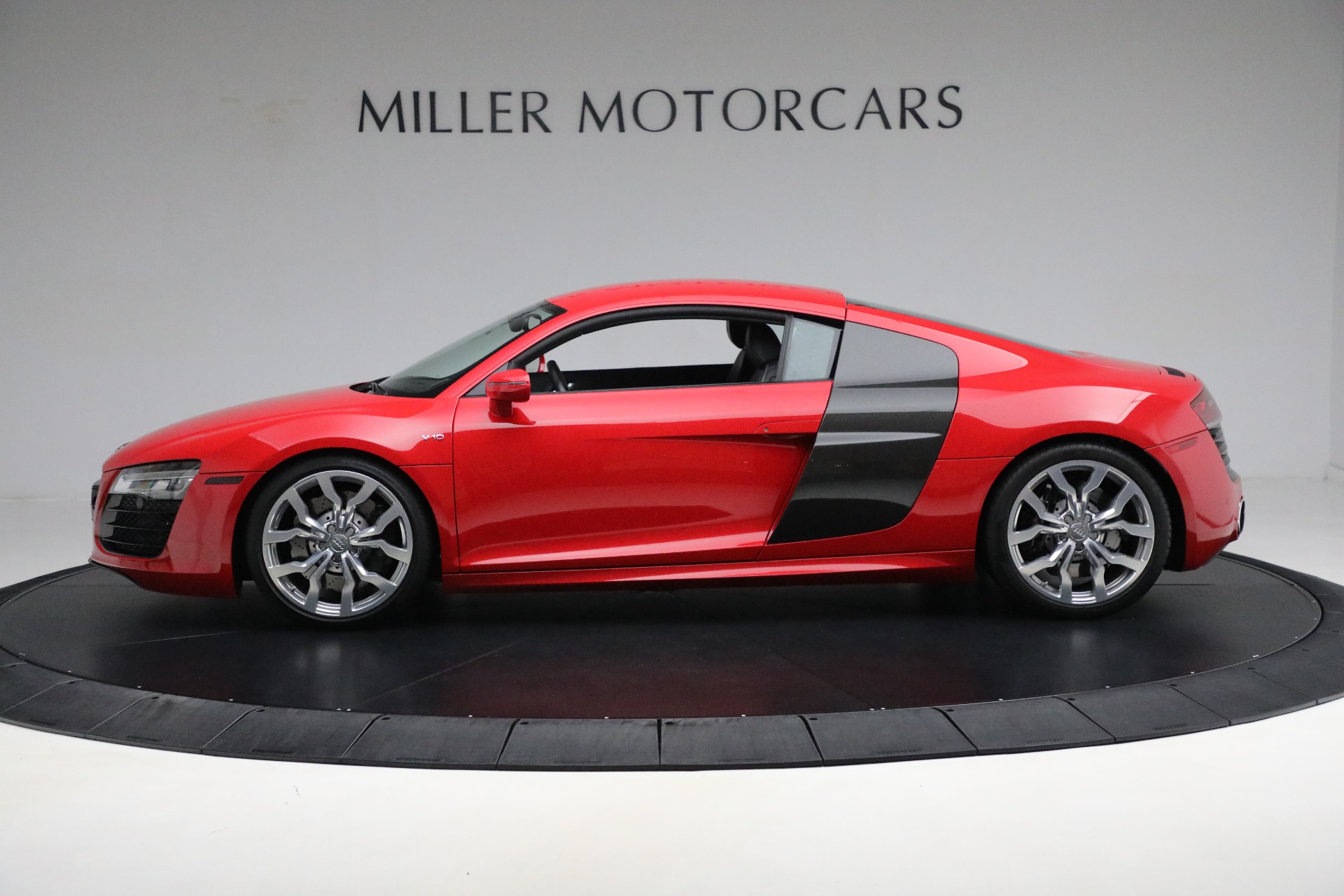 Used-2015-Audi-R8-52-quattro