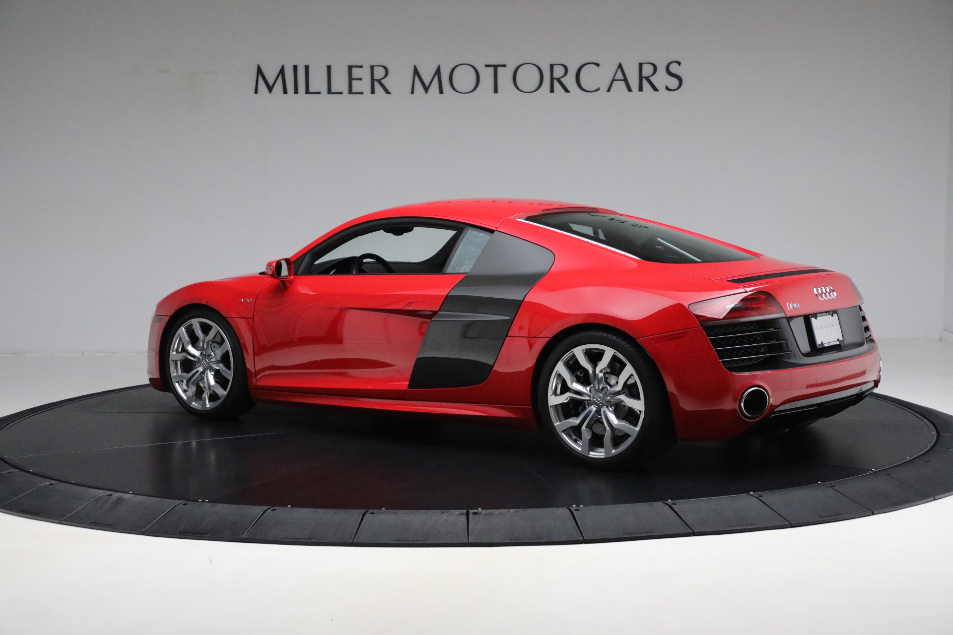 Used-2015-Audi-R8-52-quattro