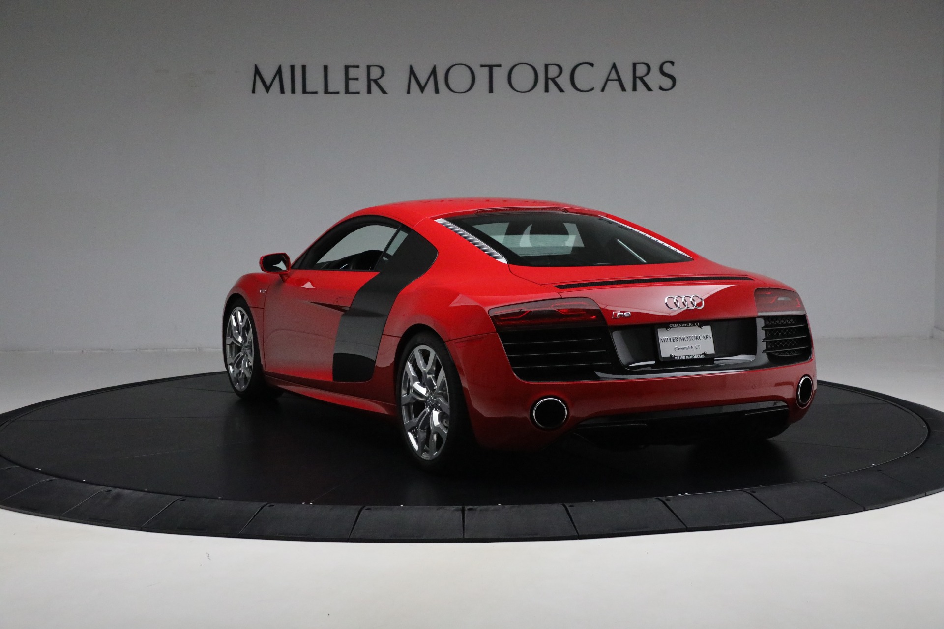 Used-2015-Audi-R8-52-quattro