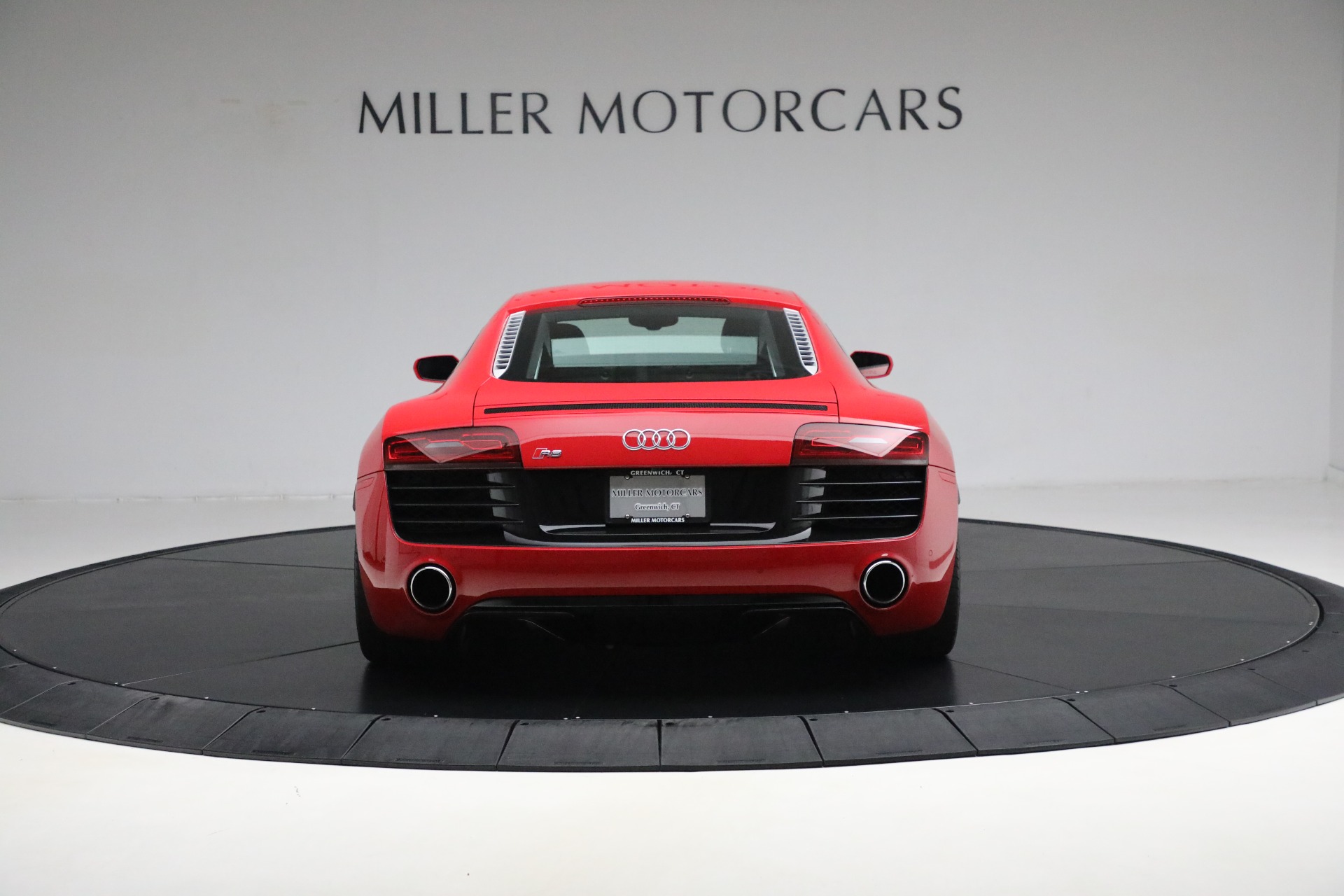 Used-2015-Audi-R8-52-quattro