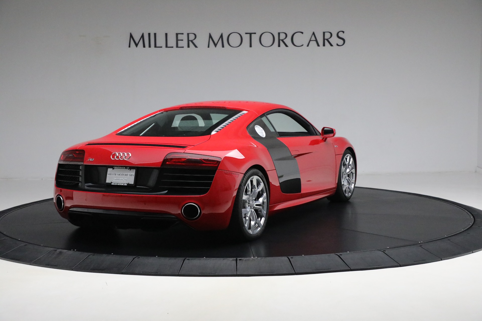 Used-2015-Audi-R8-52-quattro