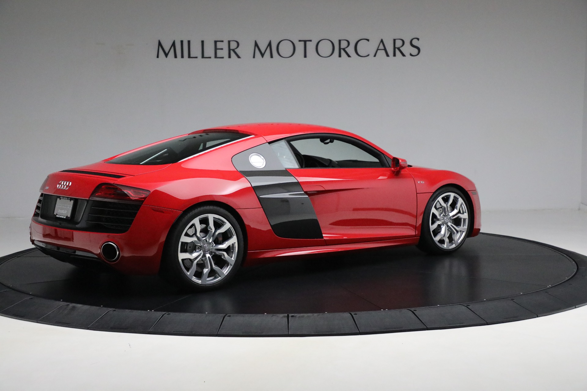 Used-2015-Audi-R8-52-quattro