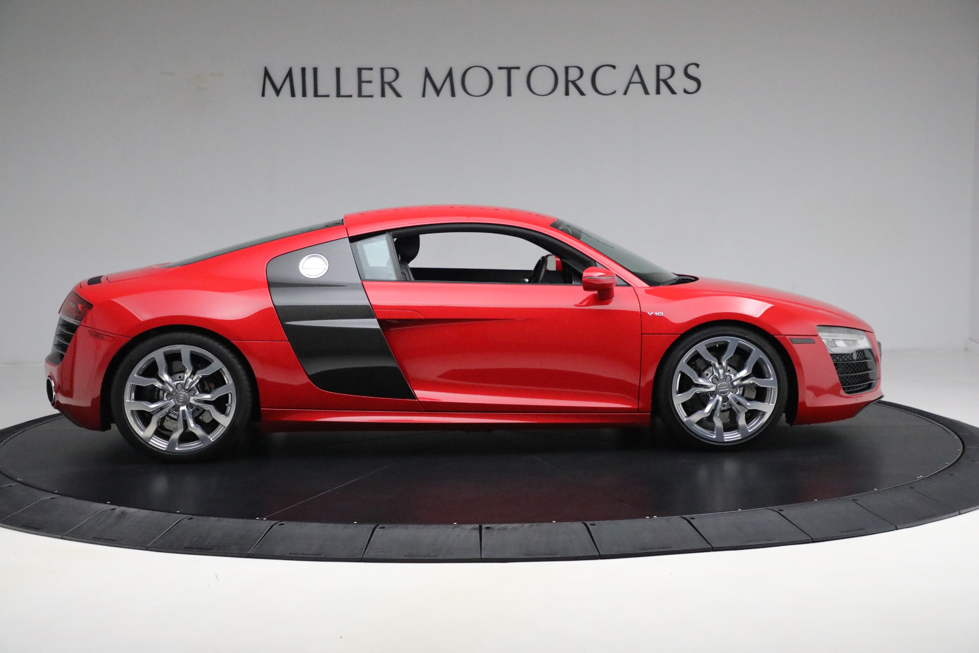 Used-2015-Audi-R8-52-quattro