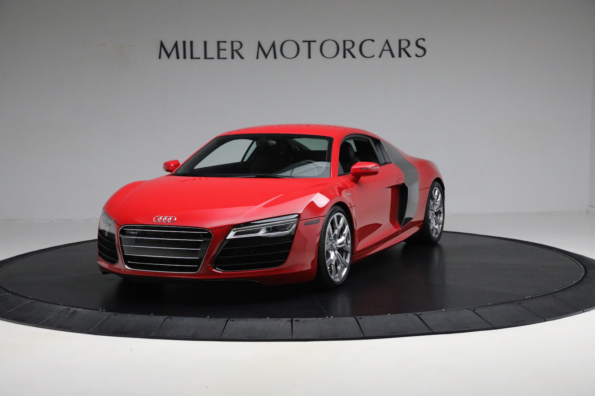 Used-2015-Audi-R8-52-quattro