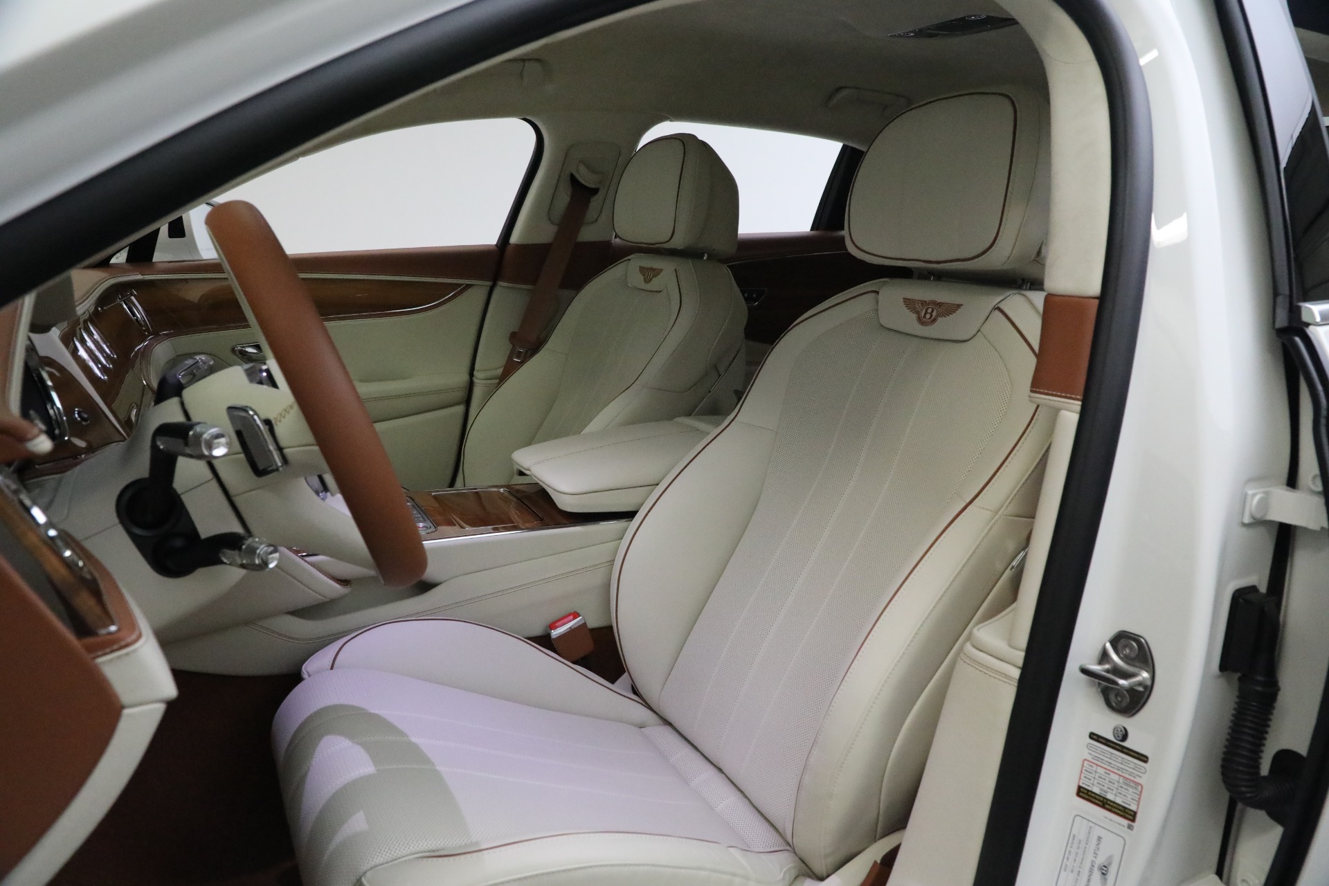 Used-2022-Bentley-Flying-Spur-Hybrid