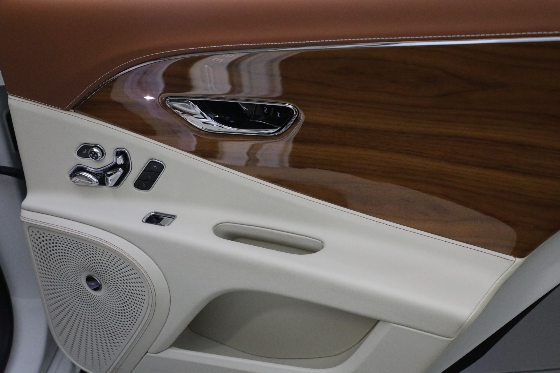 Used-2022-Bentley-Flying-Spur-Hybrid