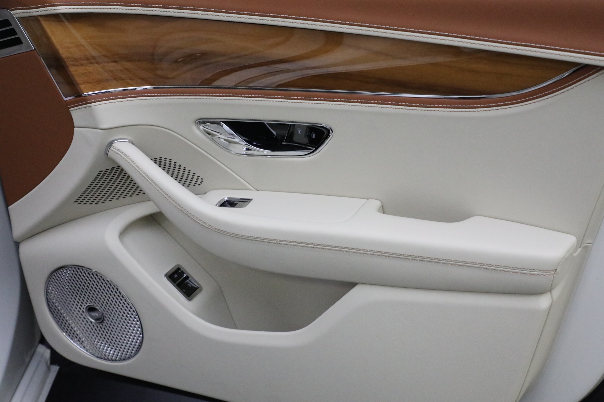 Used-2022-Bentley-Flying-Spur-Hybrid