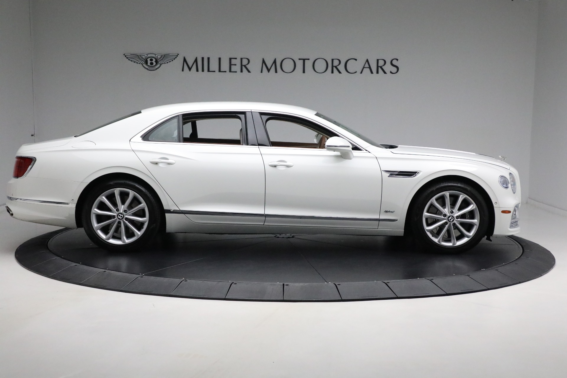 Used-2022-Bentley-Flying-Spur-Hybrid