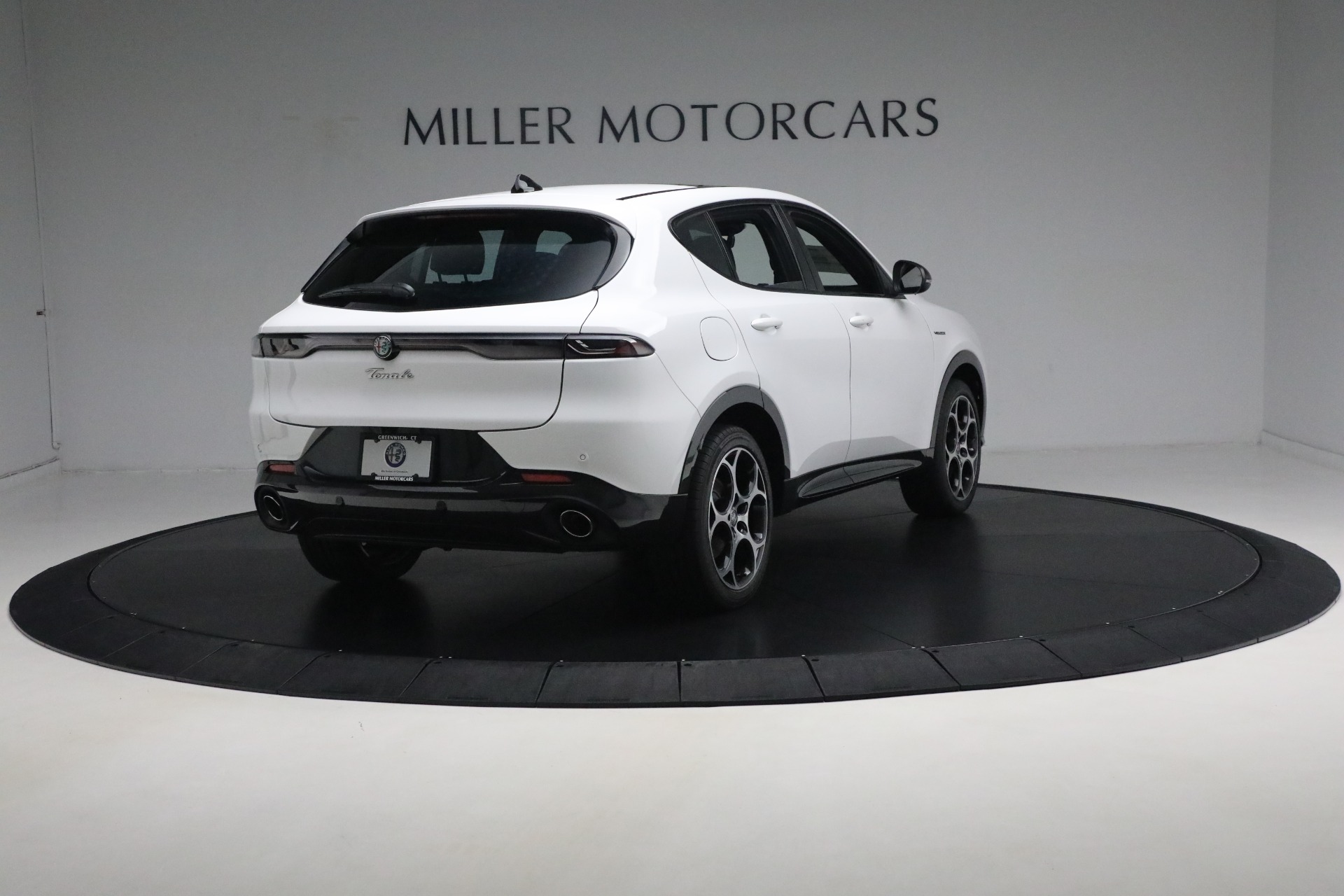 Used-2024-Alfa-Romeo-Tonale-Veloce