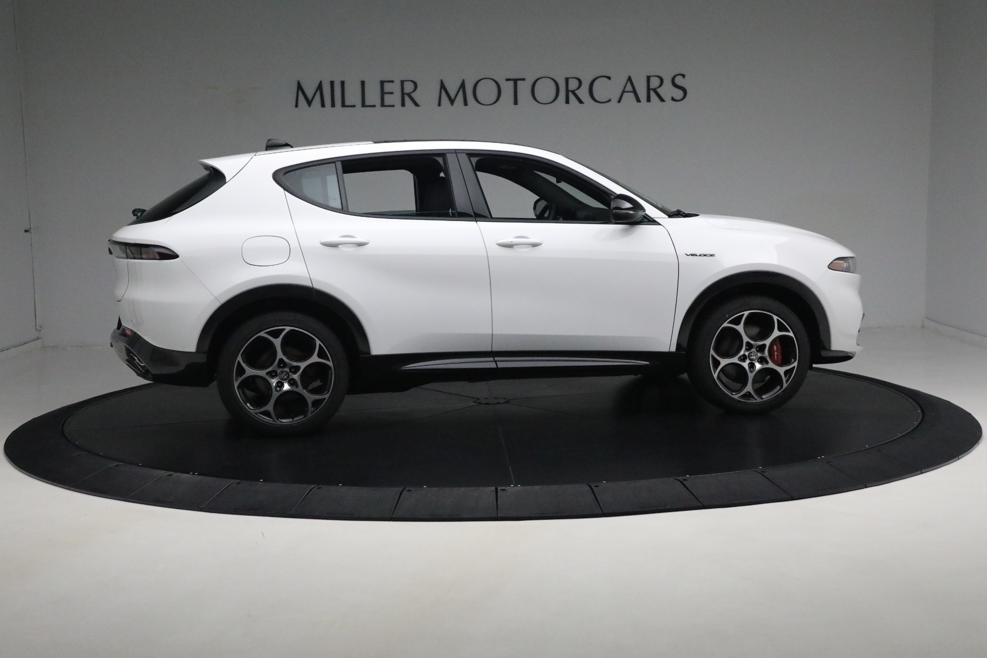 Used-2024-Alfa-Romeo-Tonale-Veloce