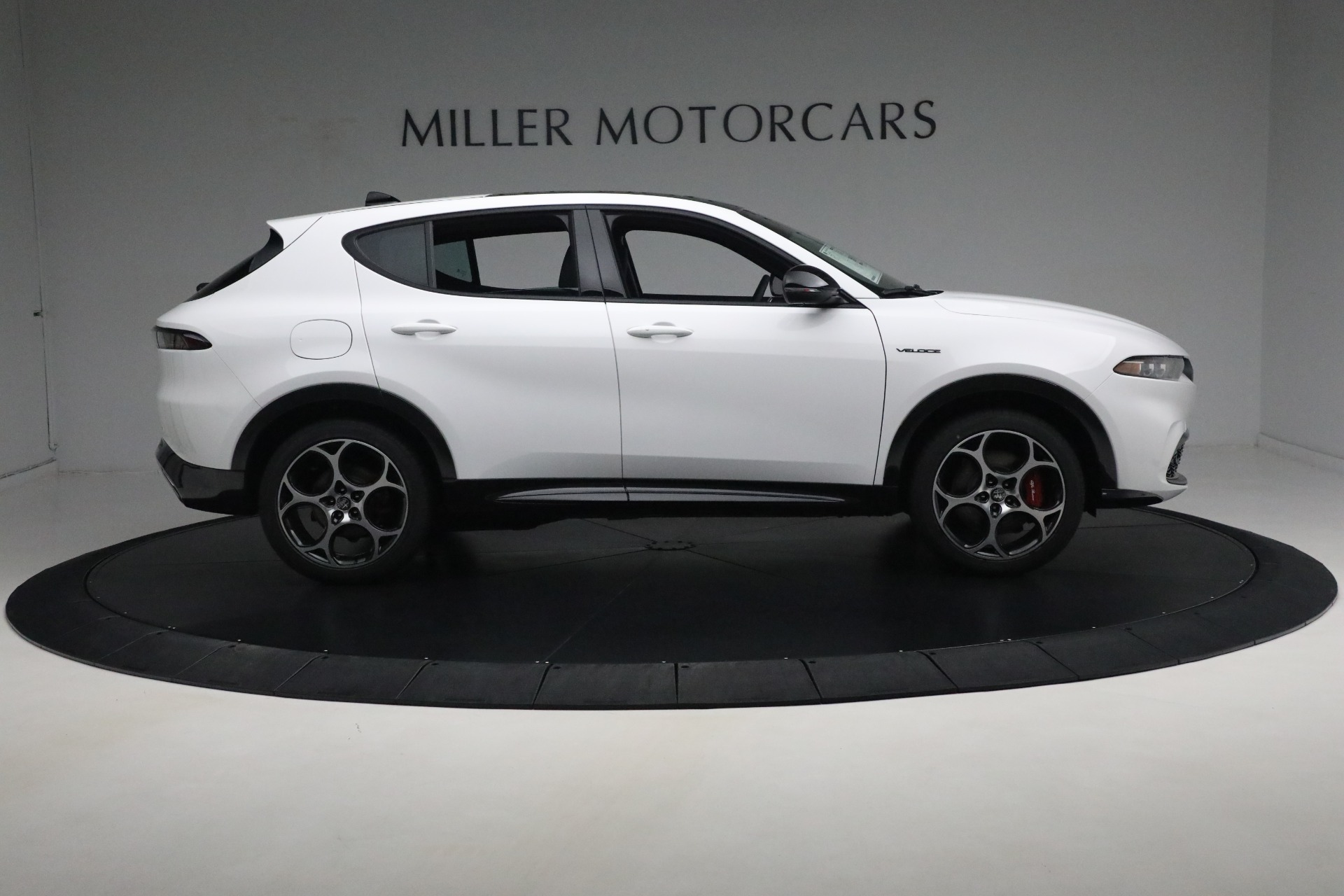 Used-2024-Alfa-Romeo-Tonale-Veloce