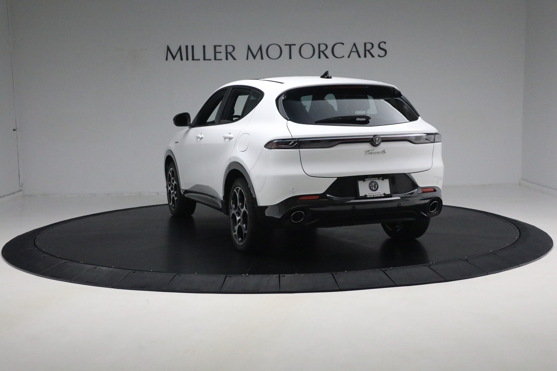 Used-2024-Alfa-Romeo-Tonale-Veloce