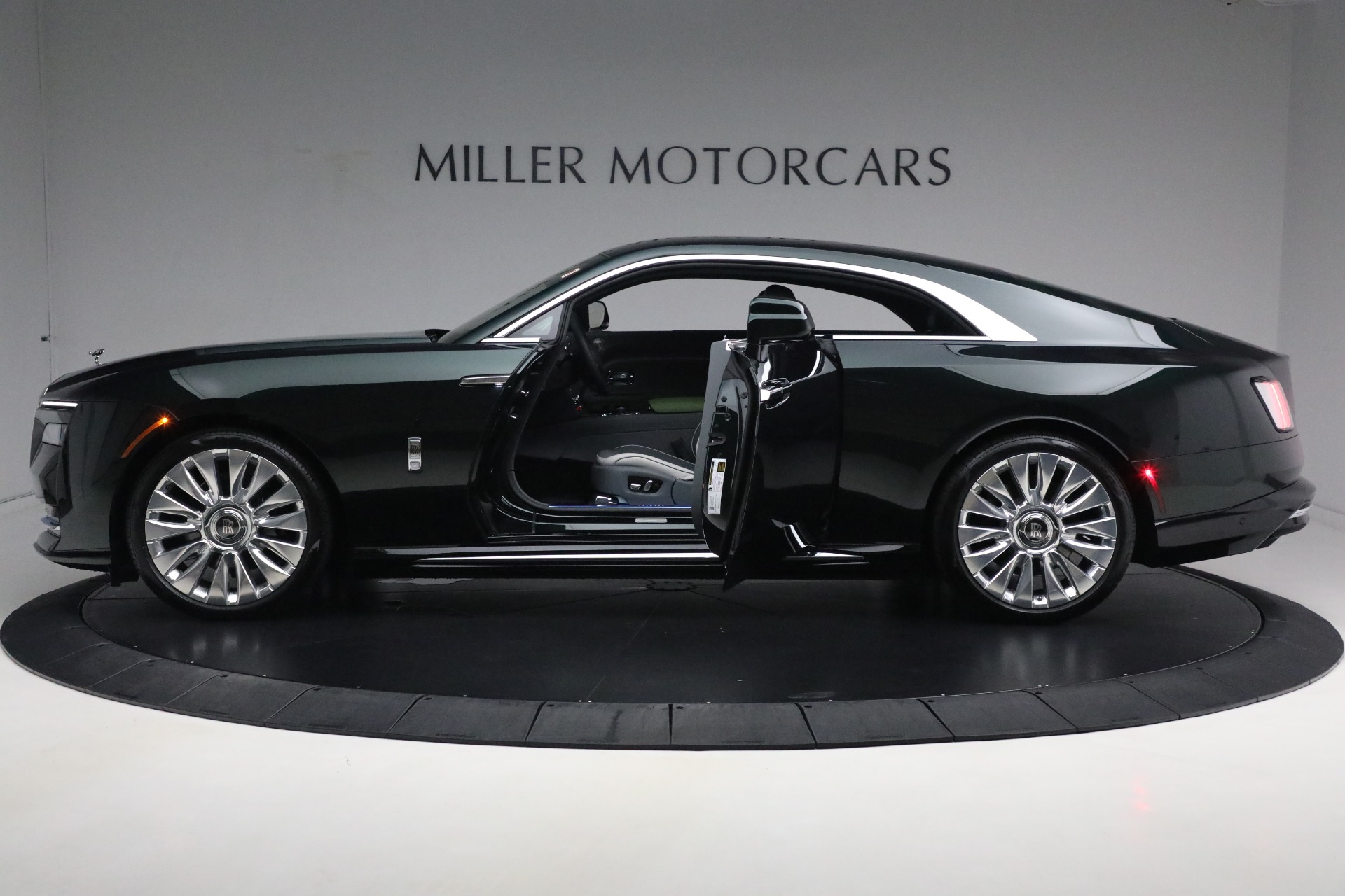 New-2024-Rolls-Royce-Spectre