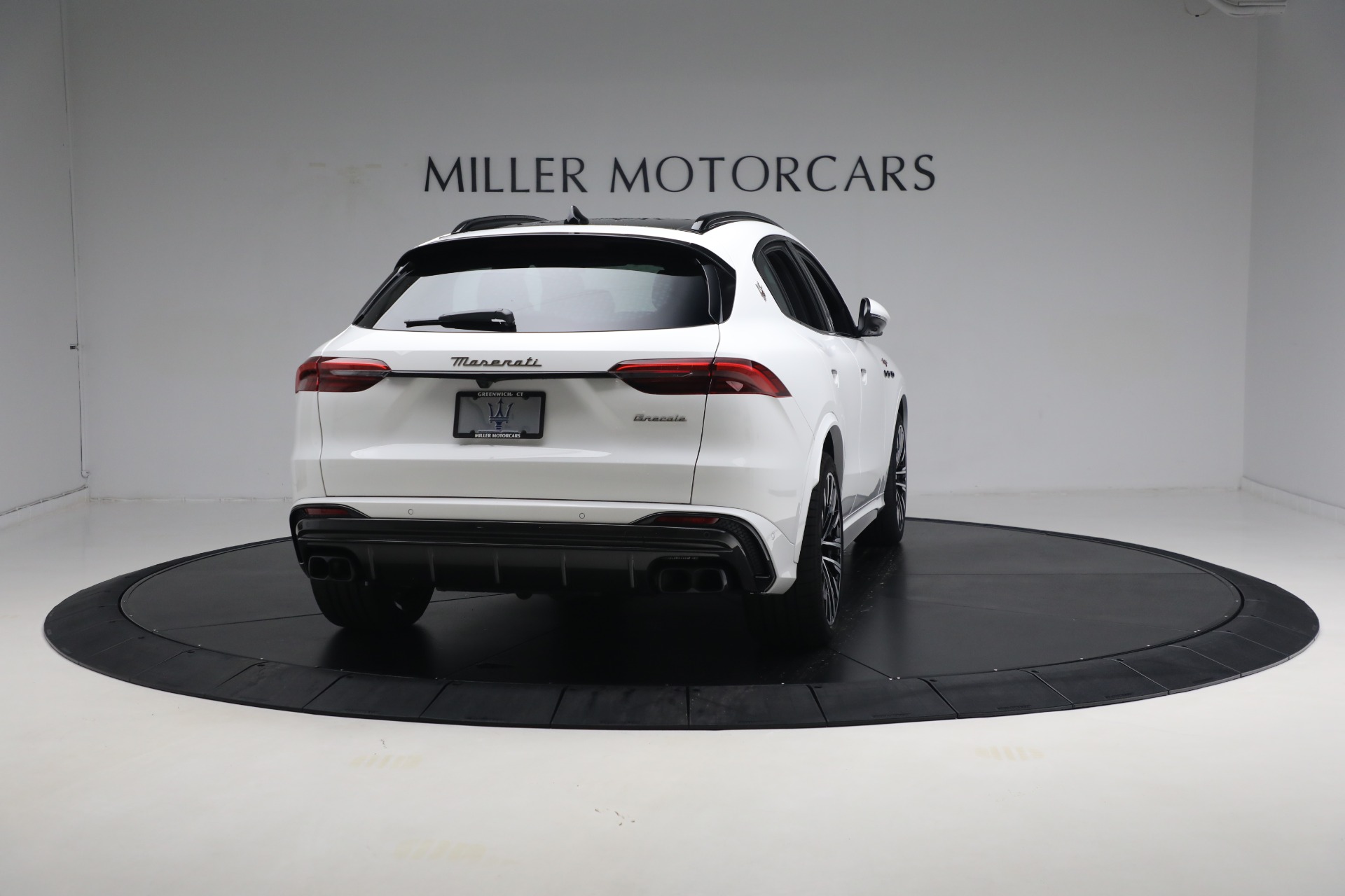 New-2024-Maserati-Grecale-Trofeo