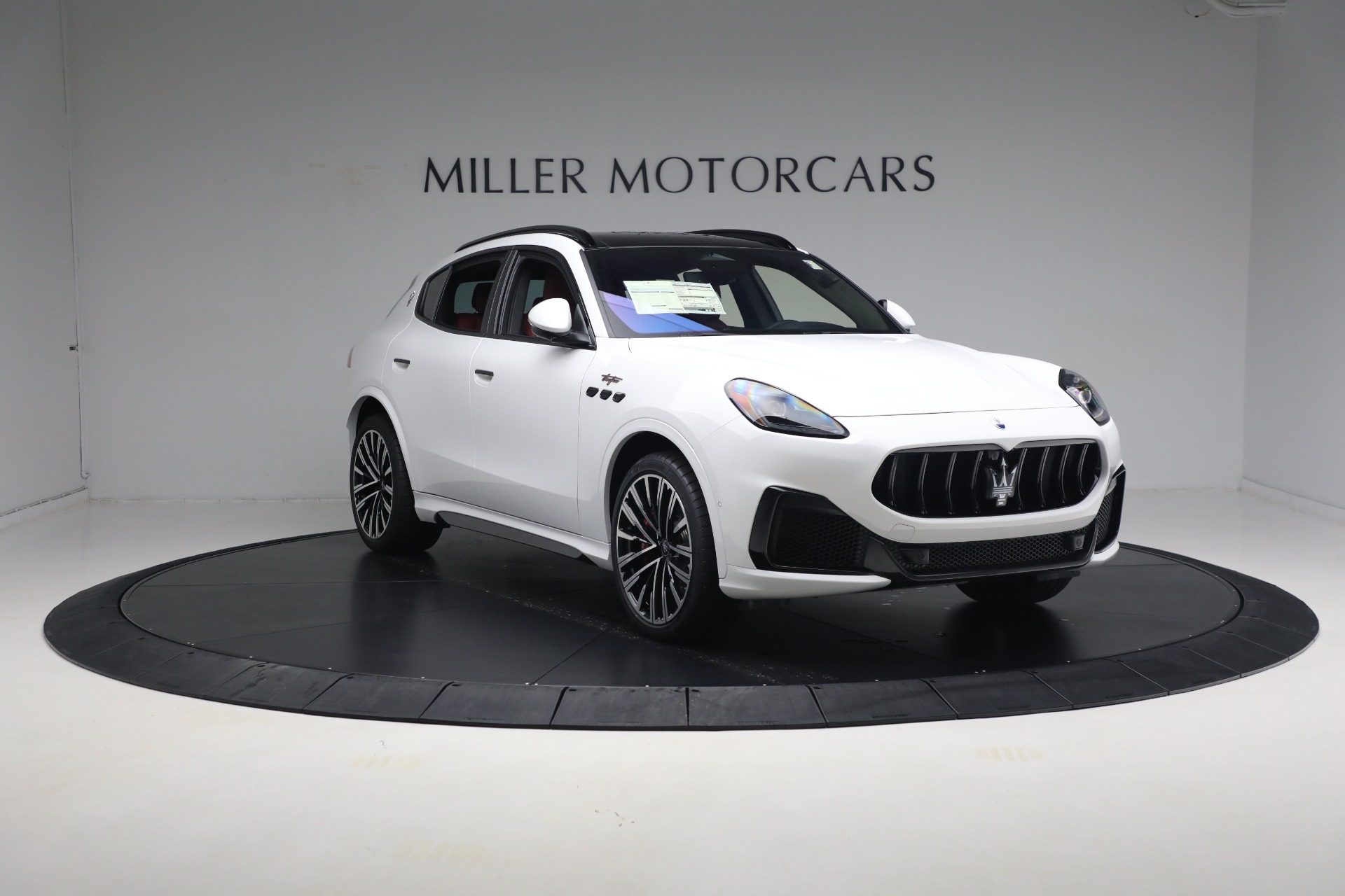 New-2024-Maserati-Grecale-Trofeo