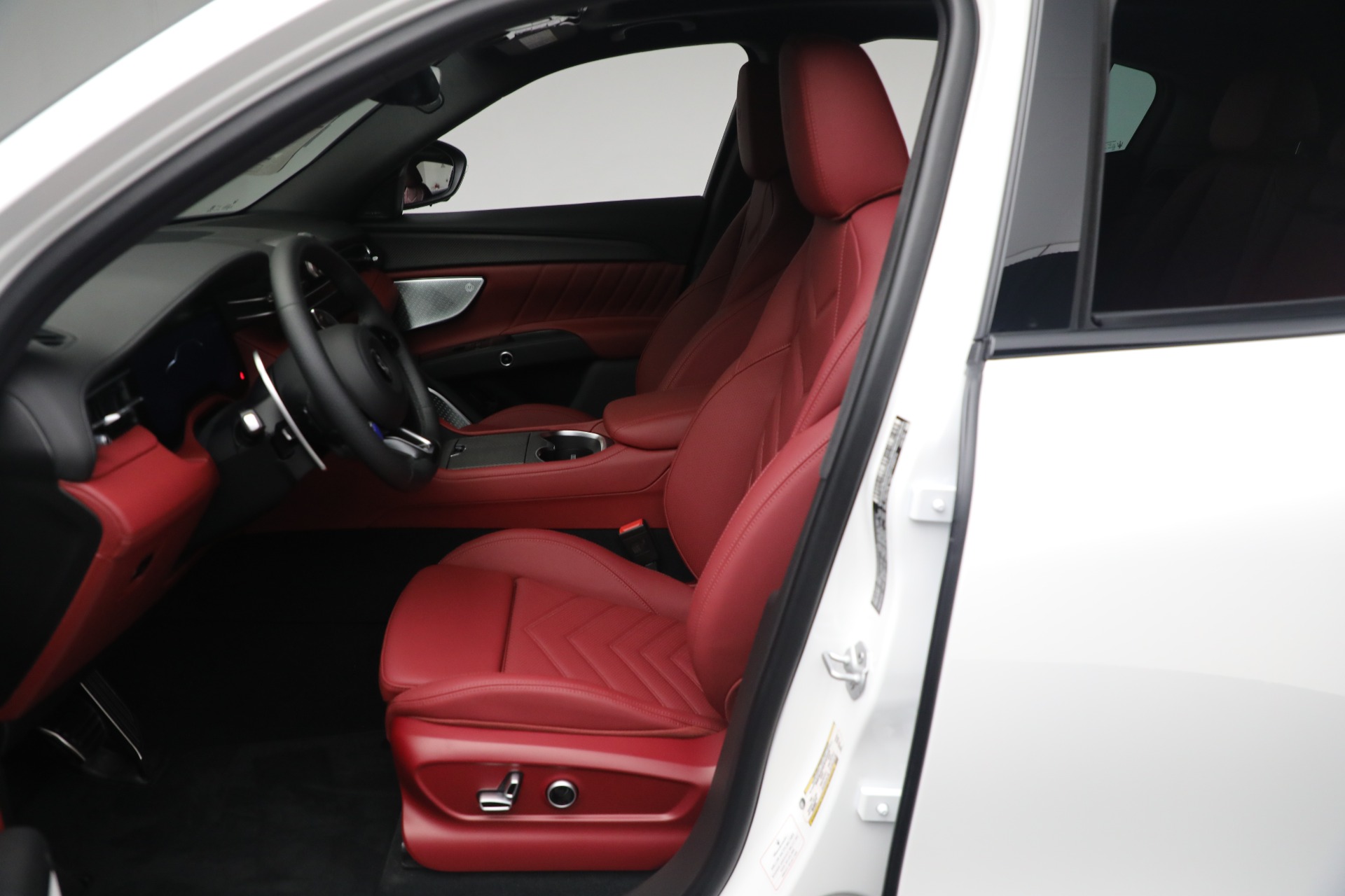 New-2024-Maserati-Grecale-Trofeo