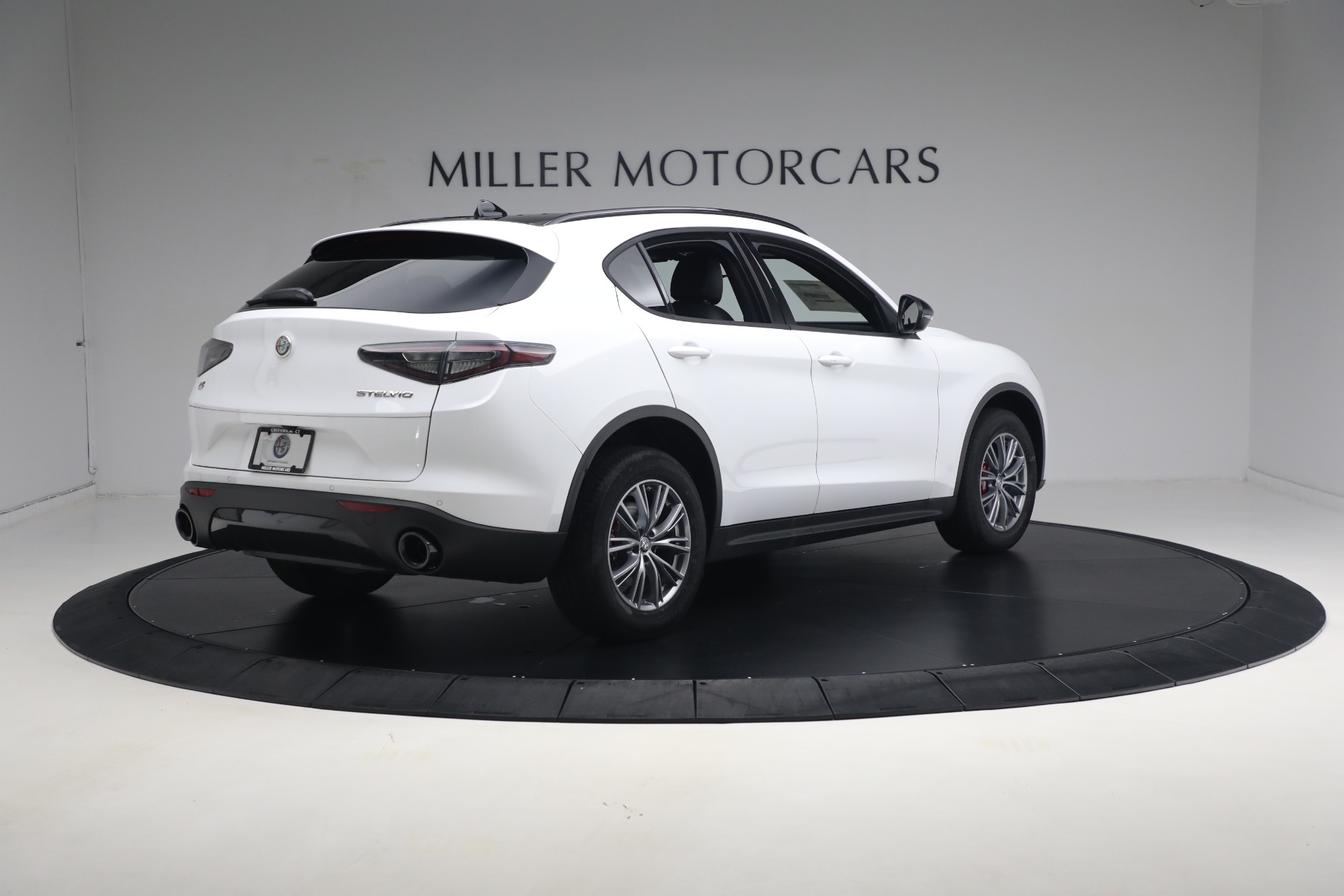 New-2024-Alfa-Romeo-Stelvio-Sprint