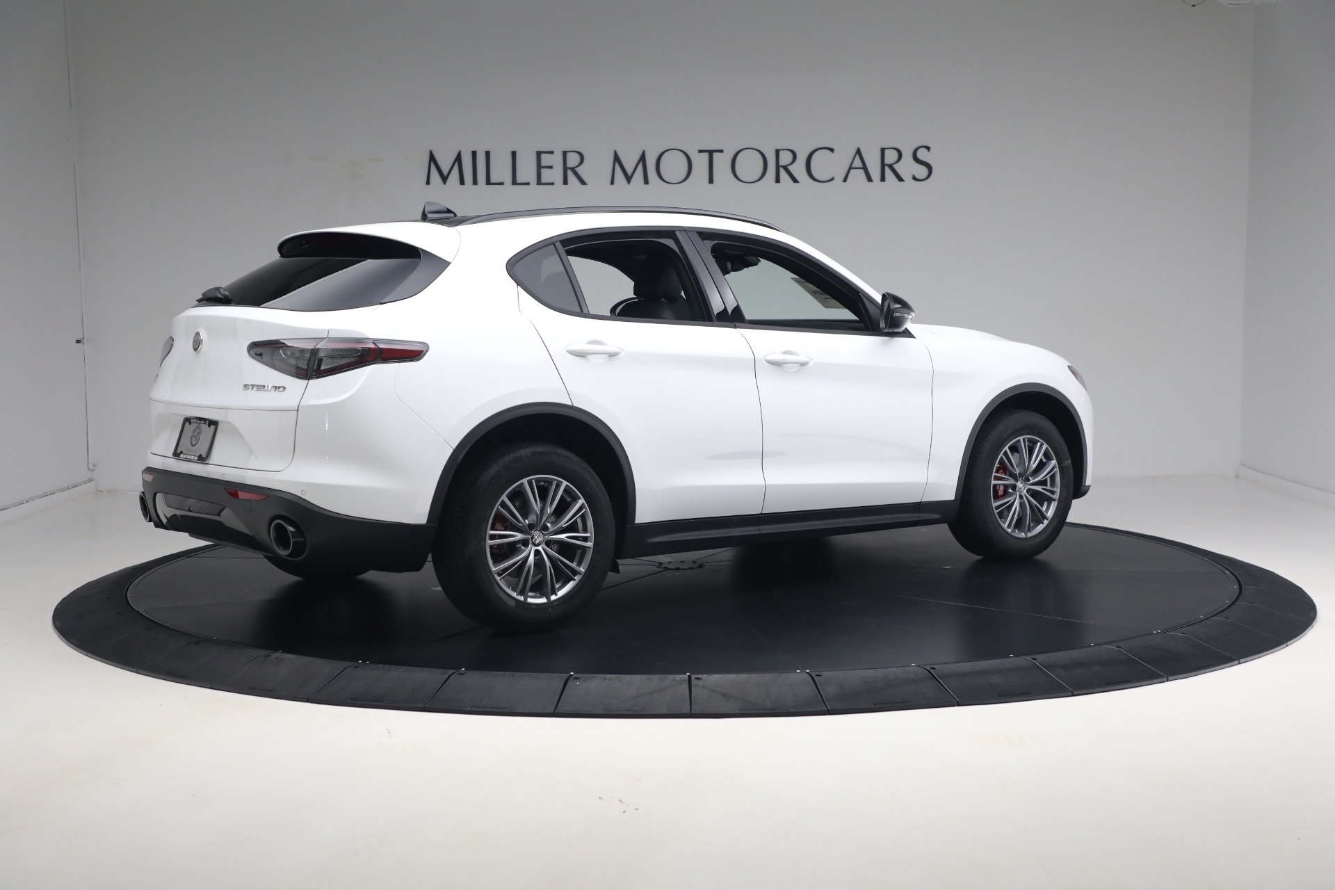 New-2024-Alfa-Romeo-Stelvio-Sprint