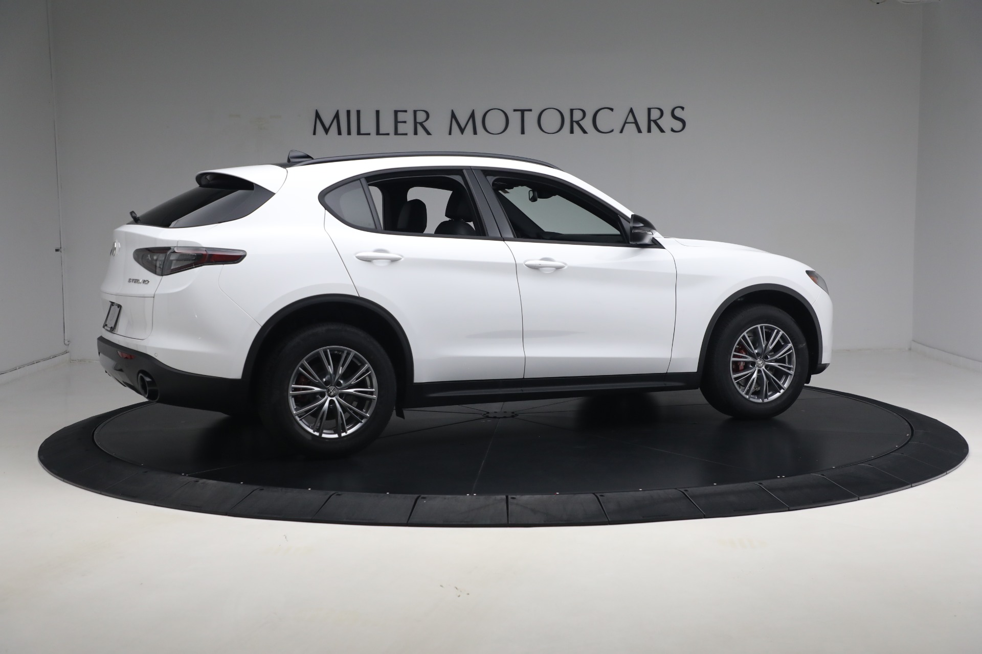 New-2024-Alfa-Romeo-Stelvio-Sprint