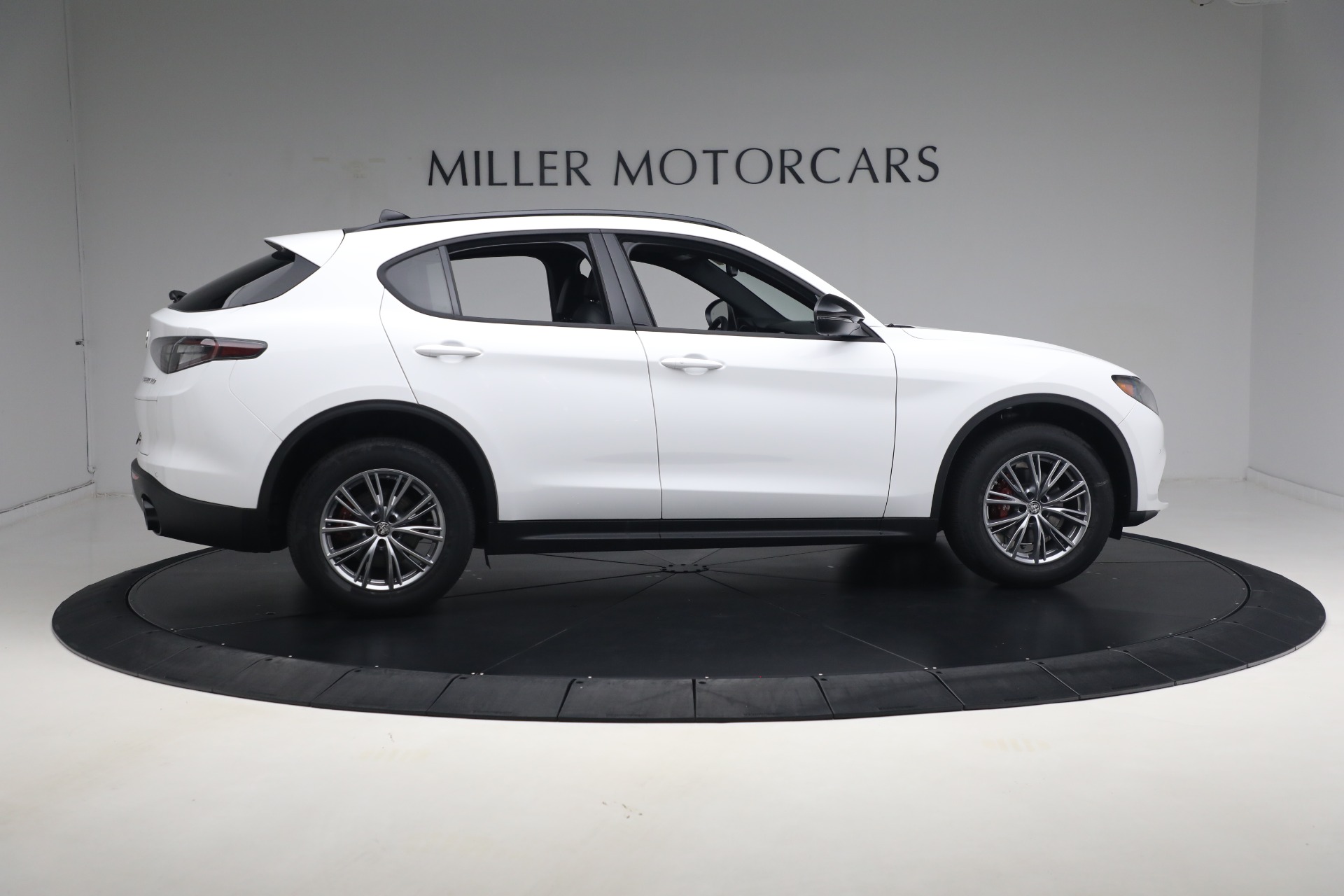 New-2024-Alfa-Romeo-Stelvio-Sprint