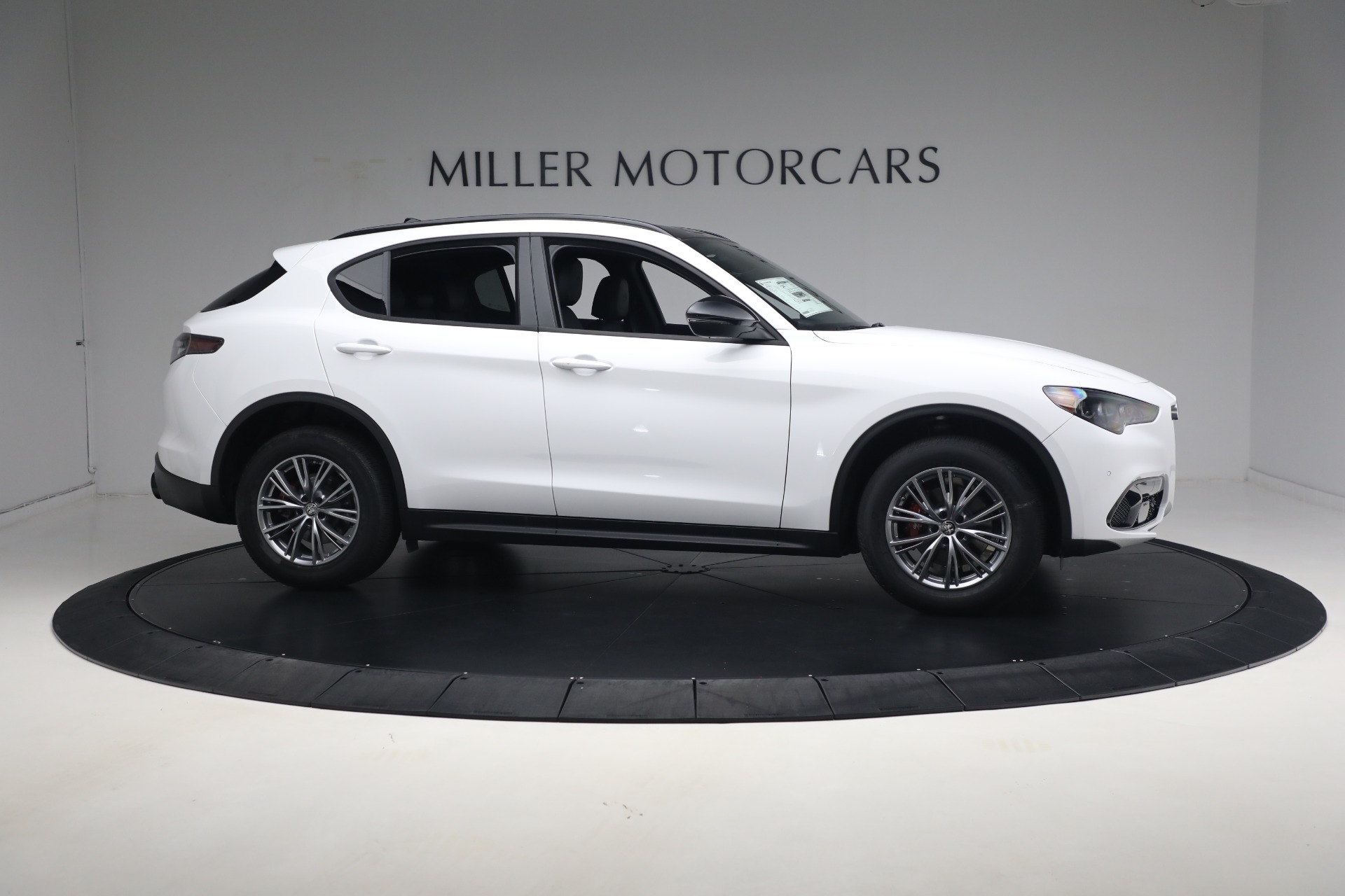 New-2024-Alfa-Romeo-Stelvio-Sprint