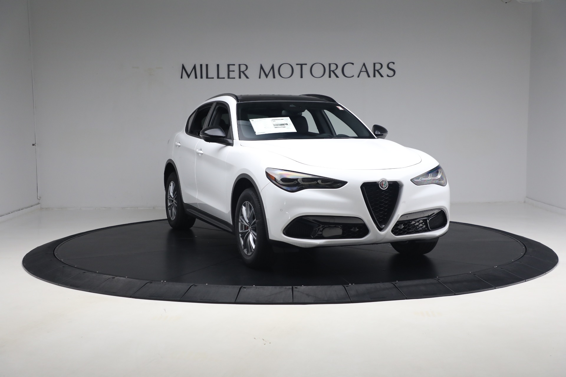 New-2024-Alfa-Romeo-Stelvio-Sprint