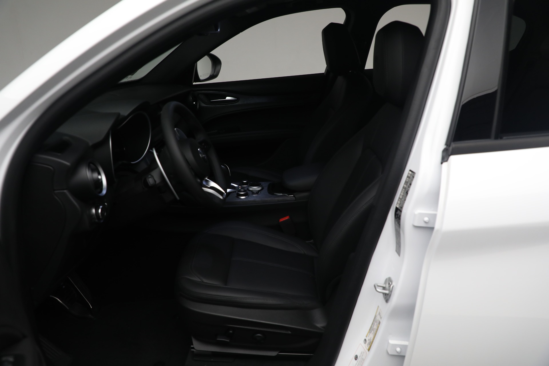 New-2024-Alfa-Romeo-Stelvio-Sprint