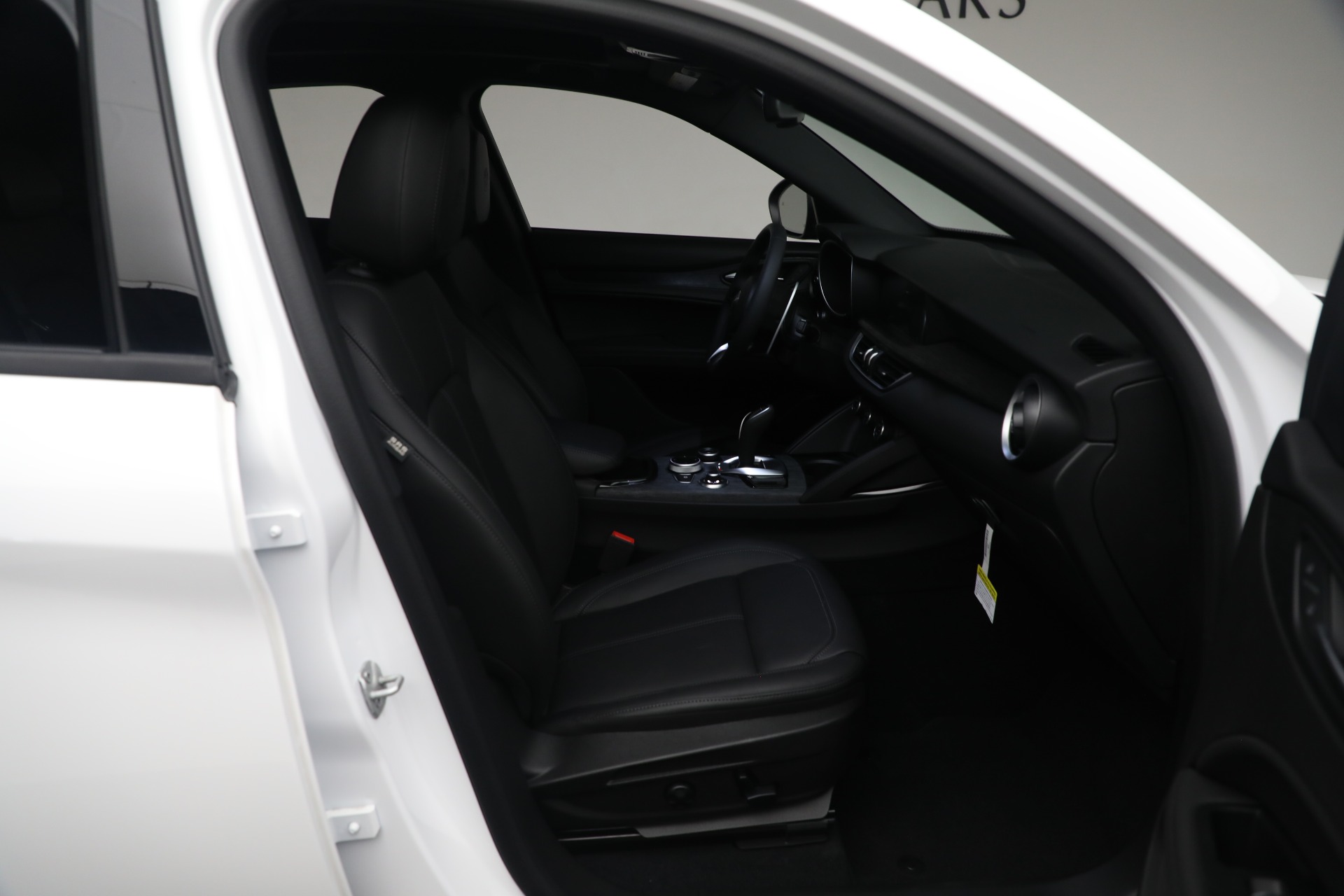 New-2024-Alfa-Romeo-Stelvio-Sprint