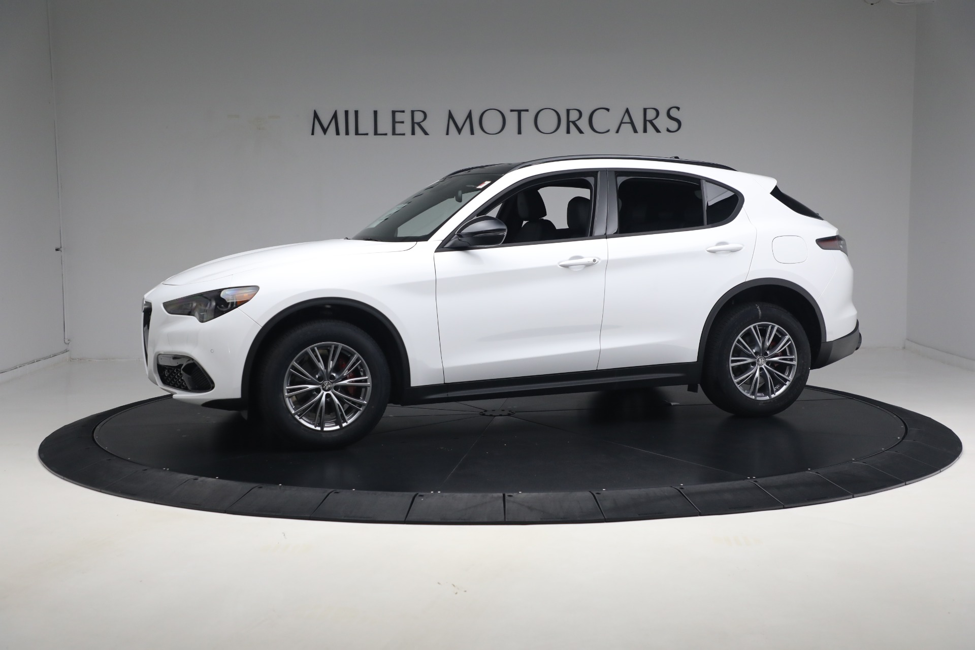 New-2024-Alfa-Romeo-Stelvio-Sprint