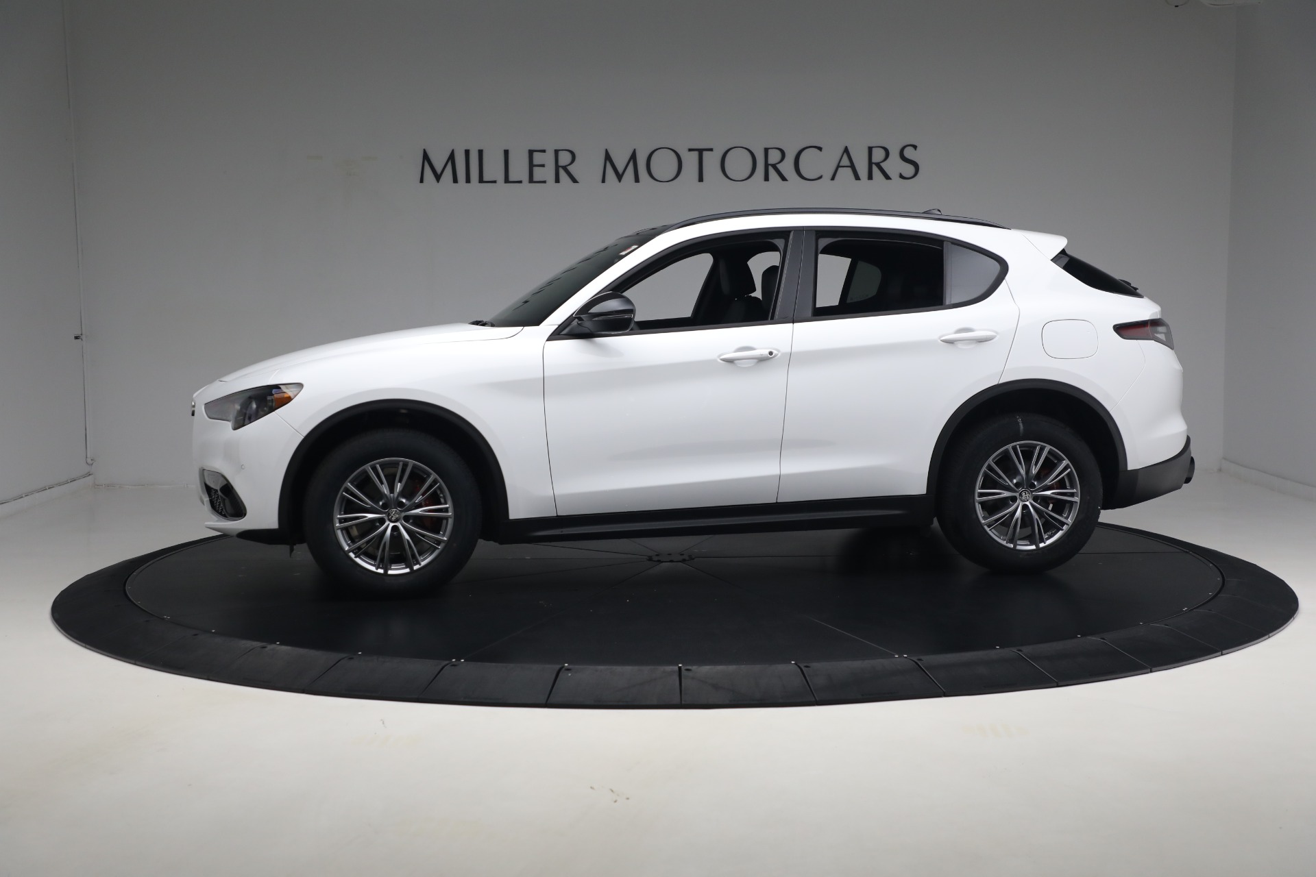 New-2024-Alfa-Romeo-Stelvio-Sprint