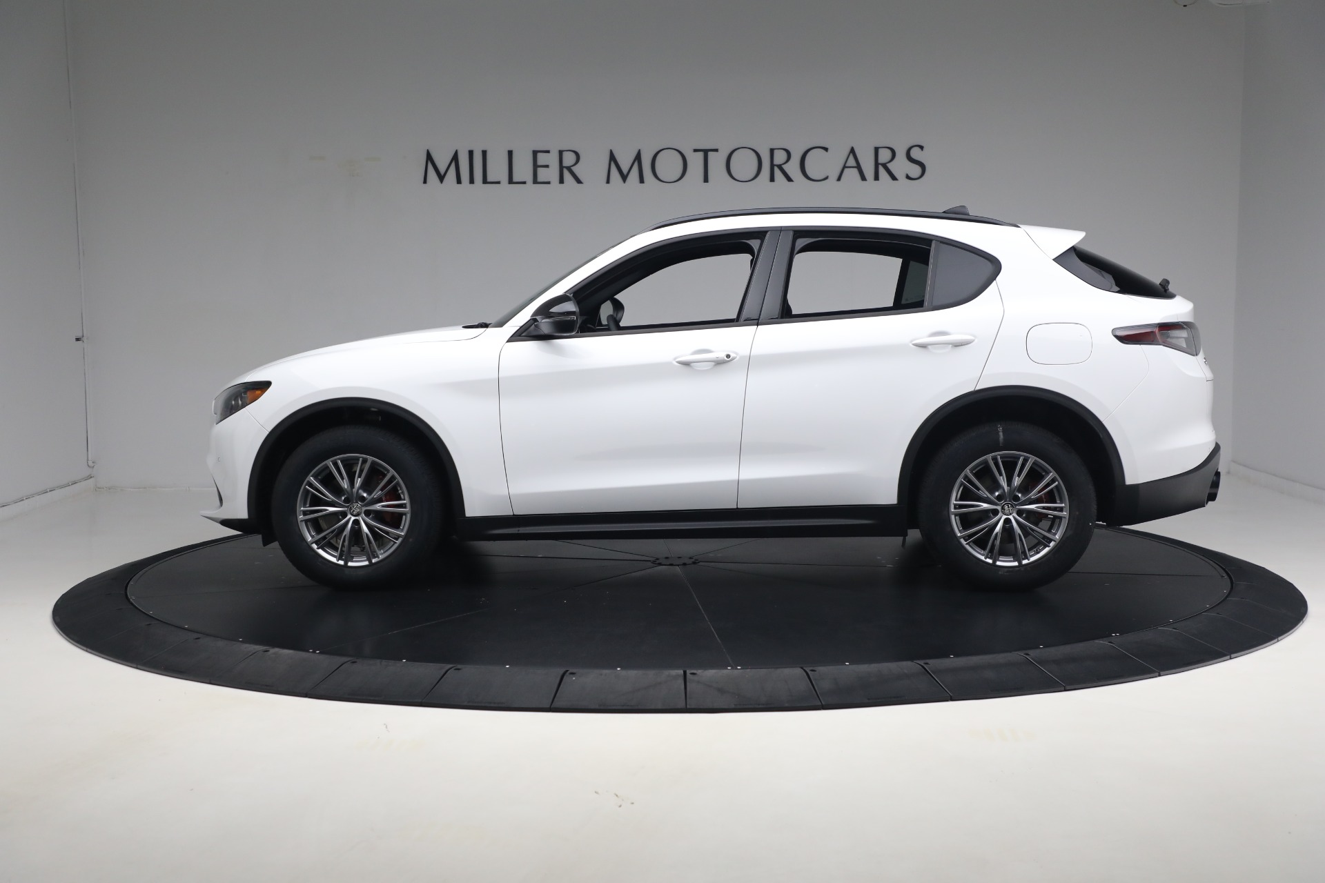 New-2024-Alfa-Romeo-Stelvio-Sprint