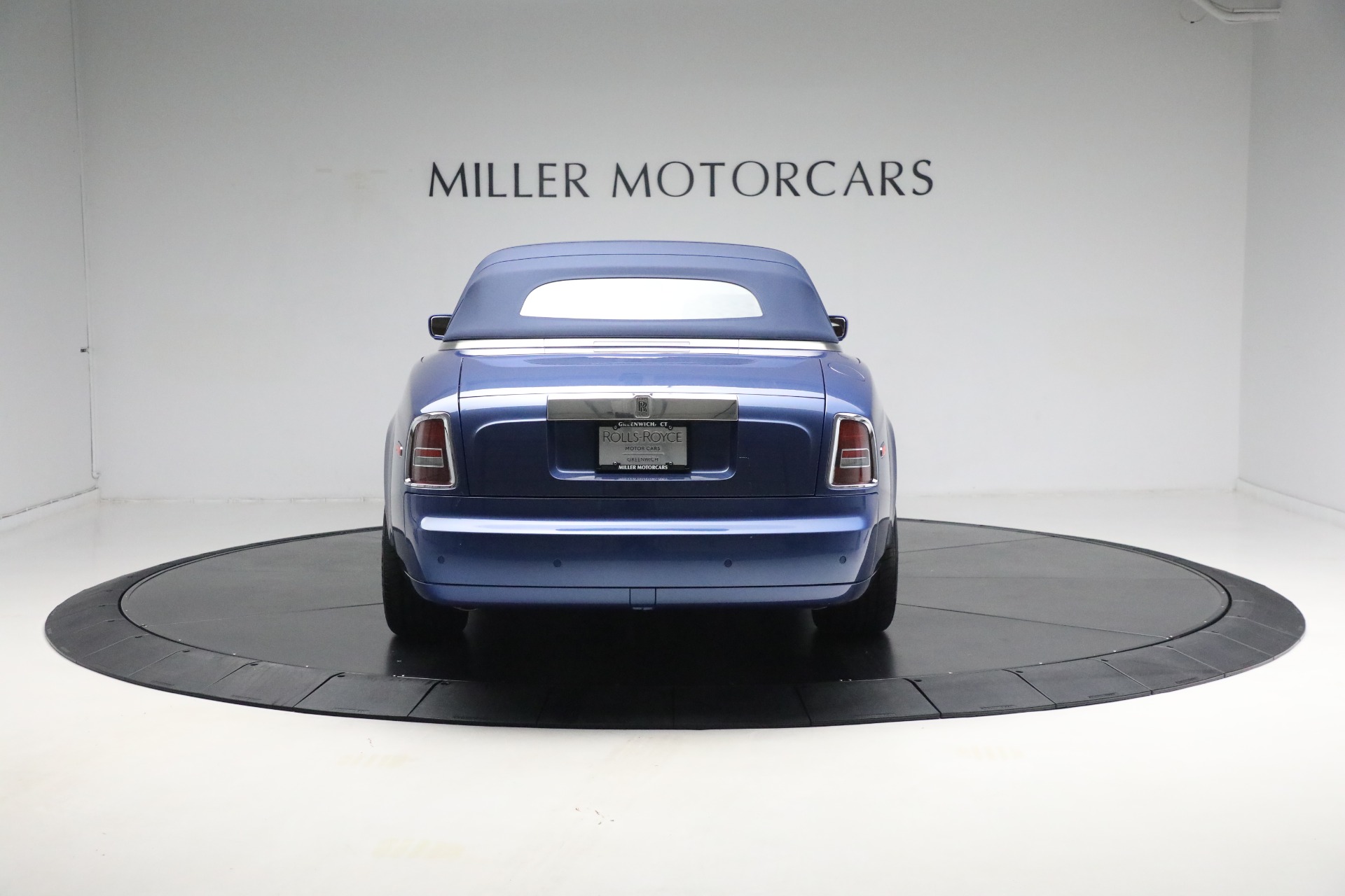 Used-2009-Rolls-Royce-Phantom-Drophead-Coupe