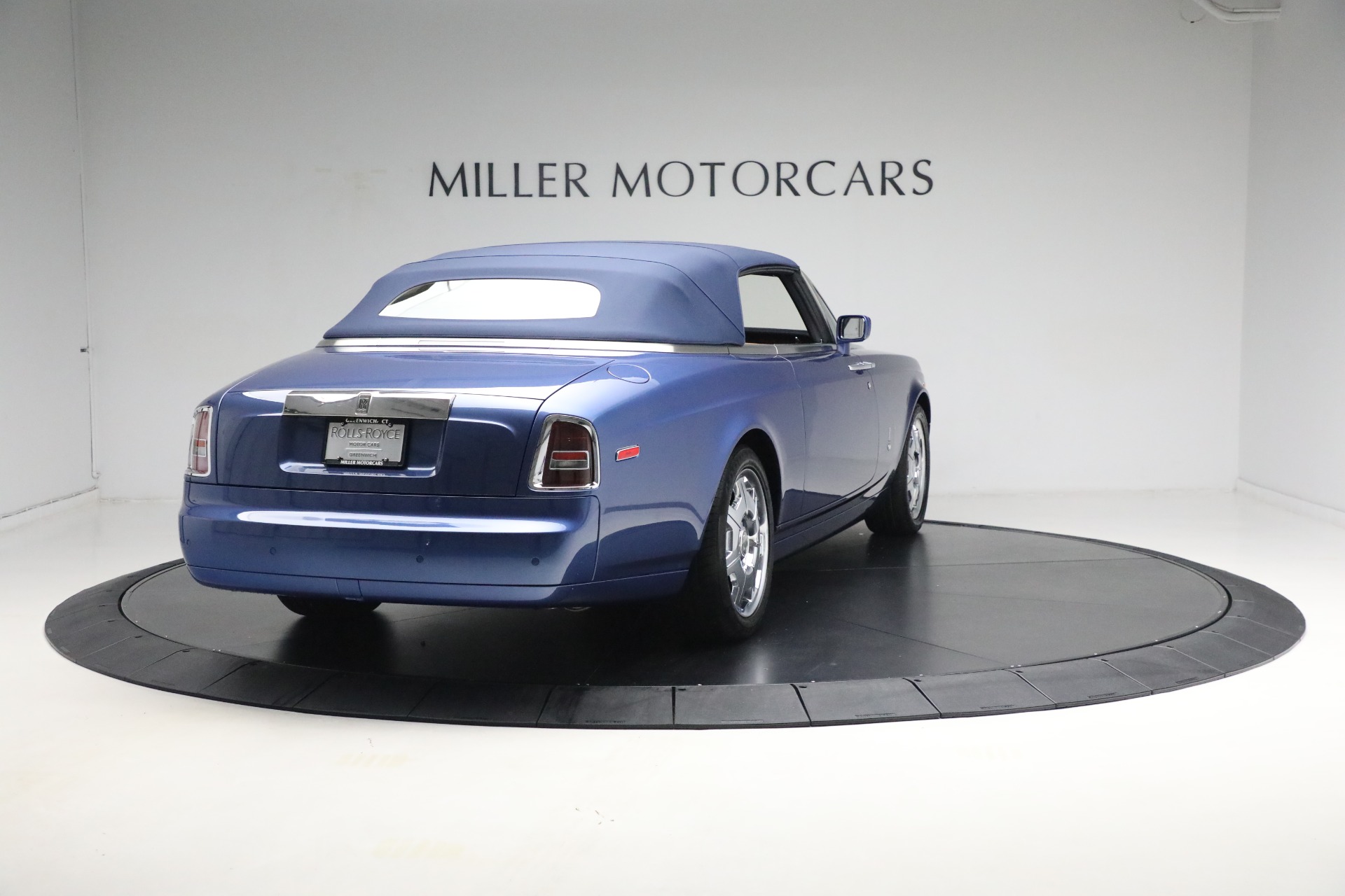 Used-2009-Rolls-Royce-Phantom-Drophead-Coupe