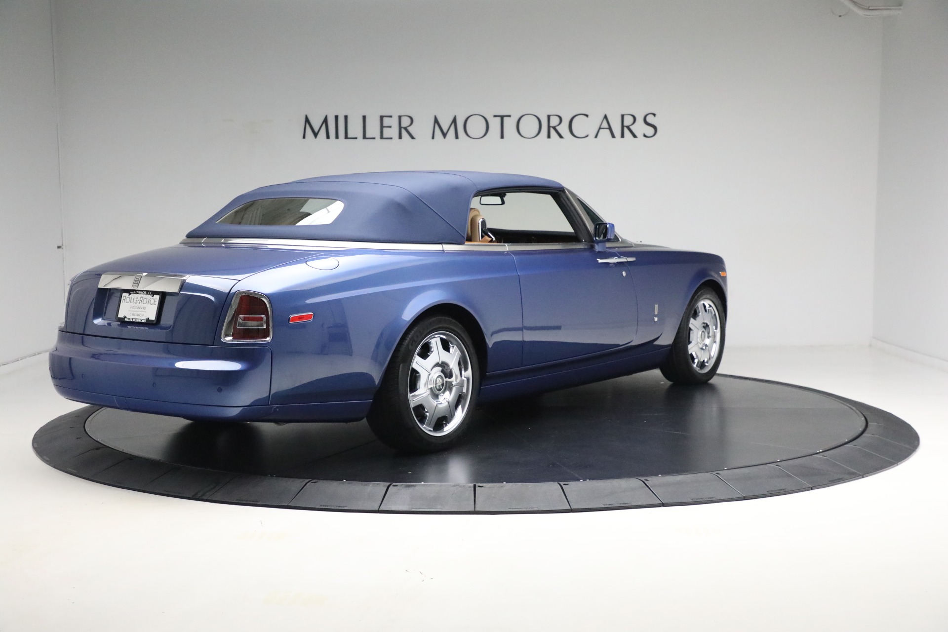 Used-2009-Rolls-Royce-Phantom-Drophead-Coupe