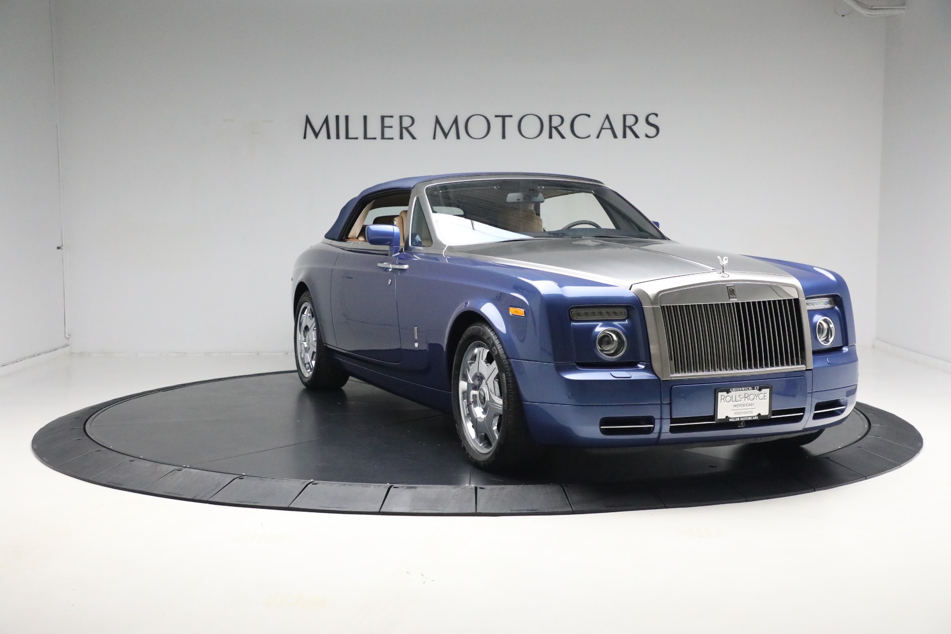 Used-2009-Rolls-Royce-Phantom-Drophead-Coupe