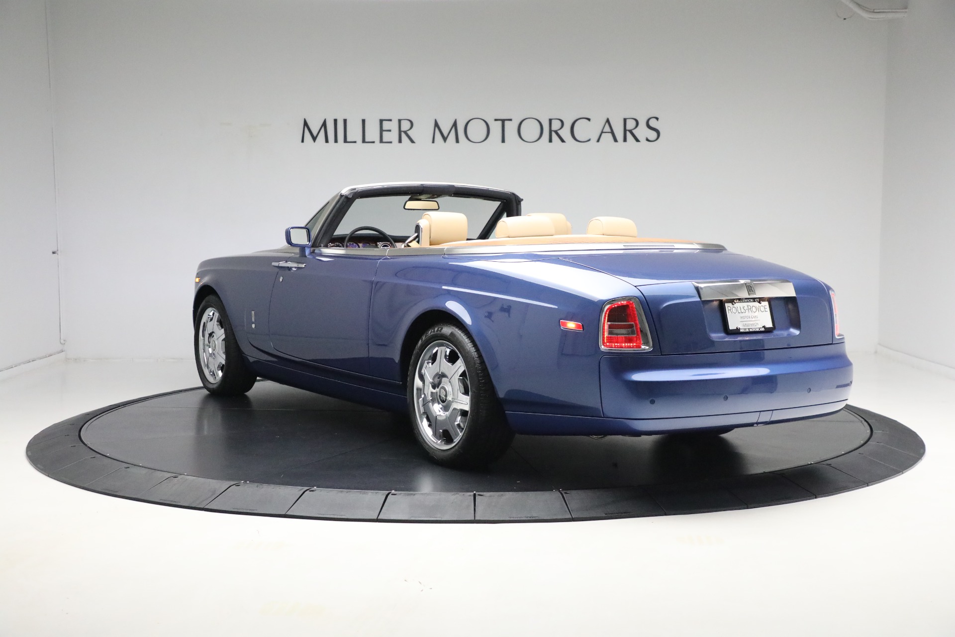 Used-2009-Rolls-Royce-Phantom-Drophead-Coupe