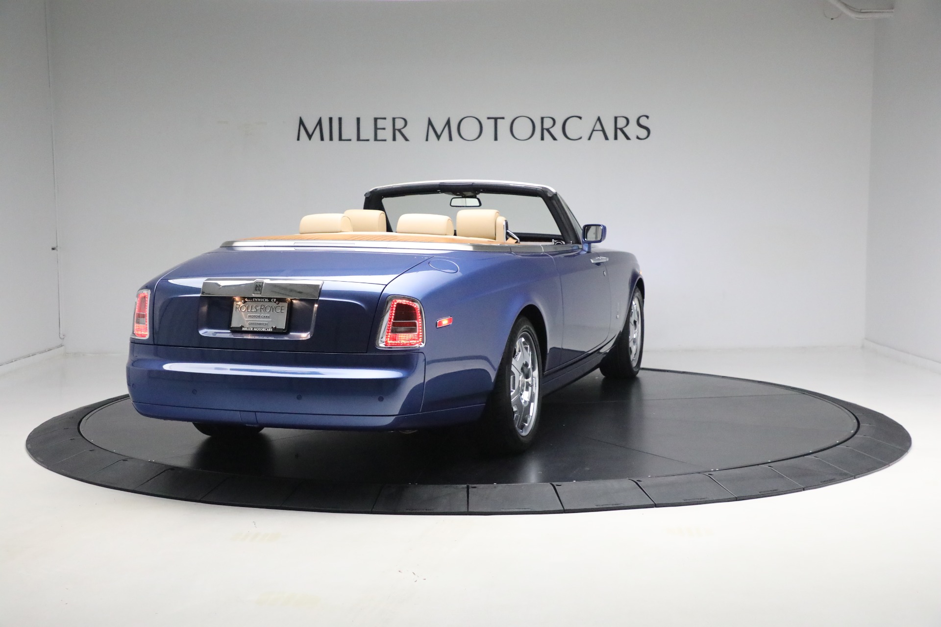 Used-2009-Rolls-Royce-Phantom-Drophead-Coupe